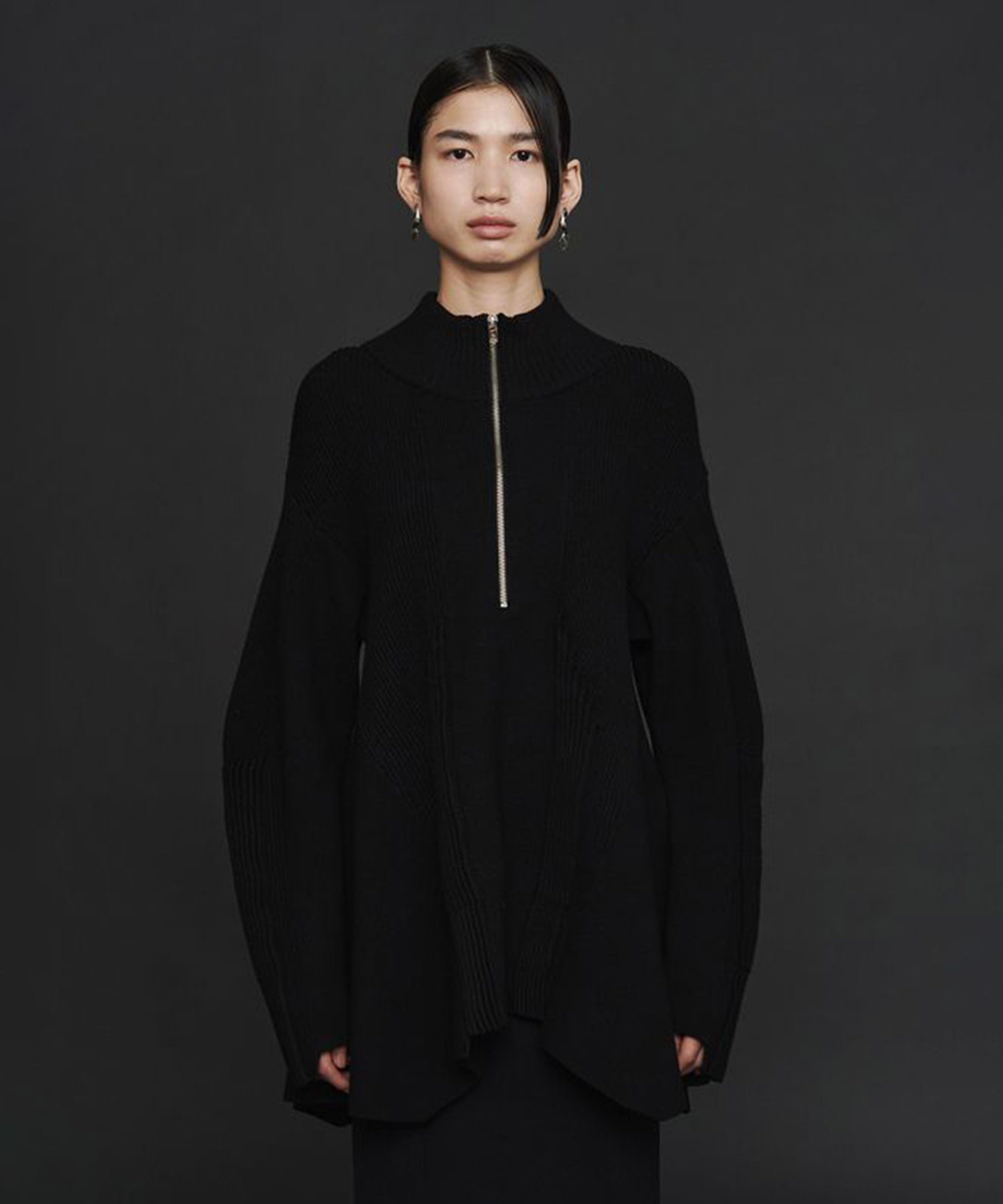 PIN TUCK HALF ZIP TOP UN3D.