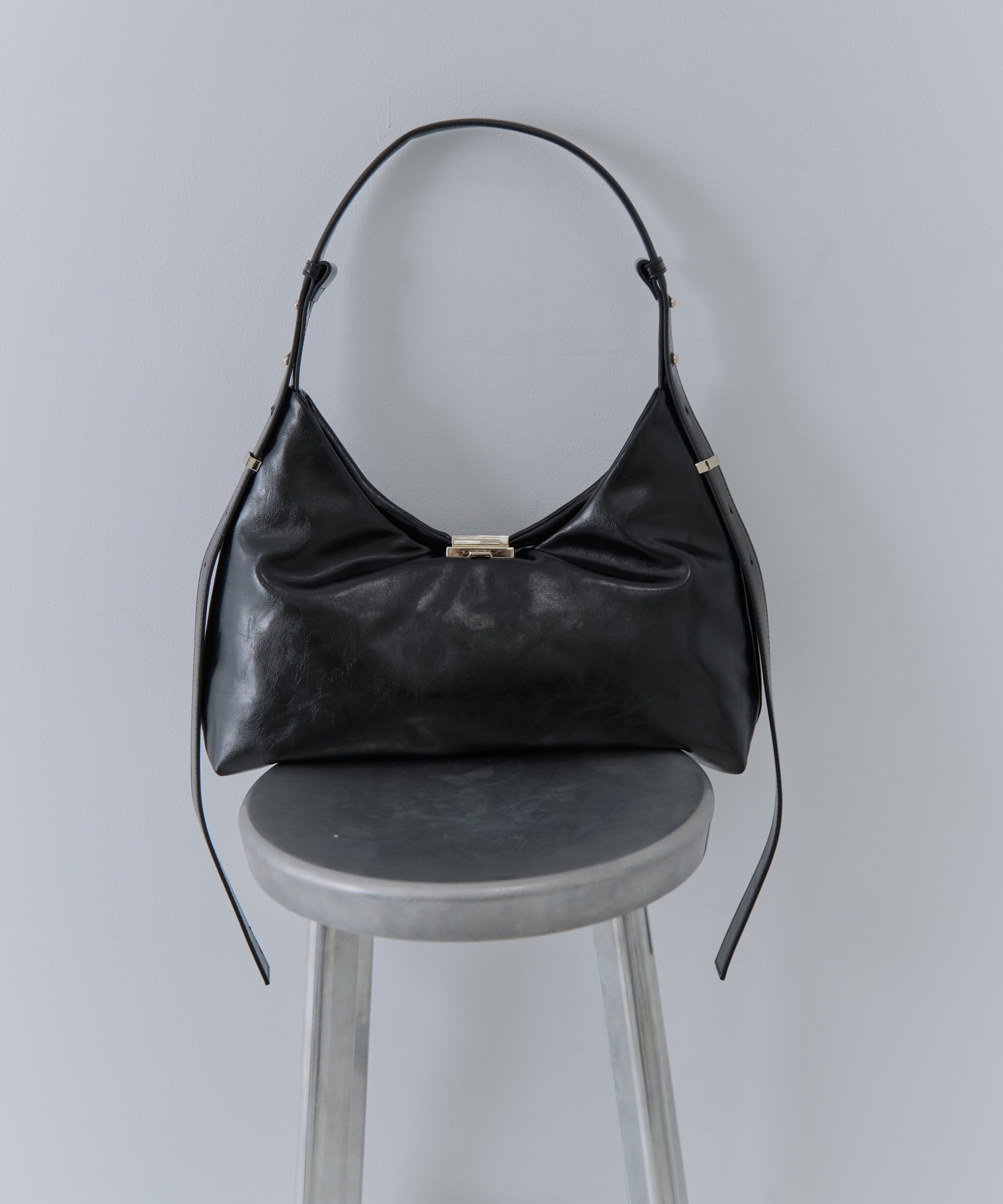 UND PARTS ACCENT ONE HANDLE BAG AMERI