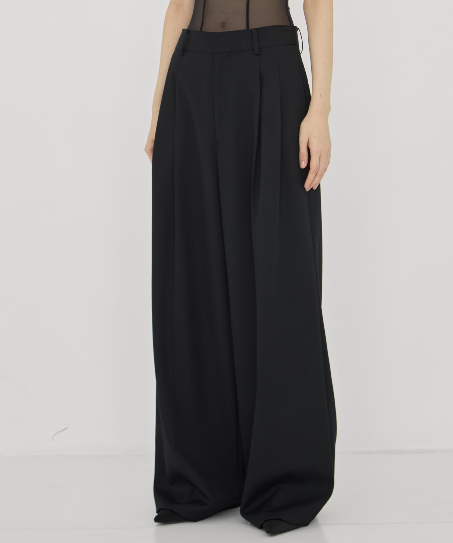 BLACK FORMAL TWO TUCK WIDE PANTS CINOH