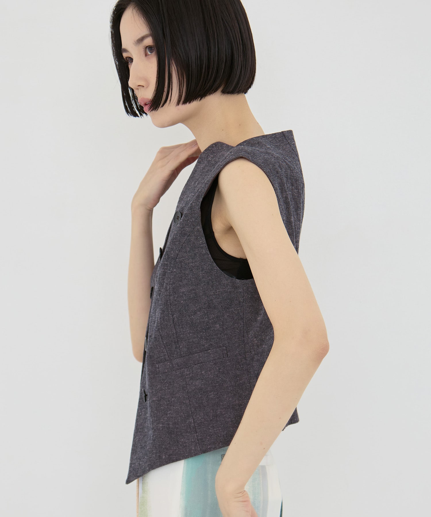 Sesilia vest AKIRANAKA