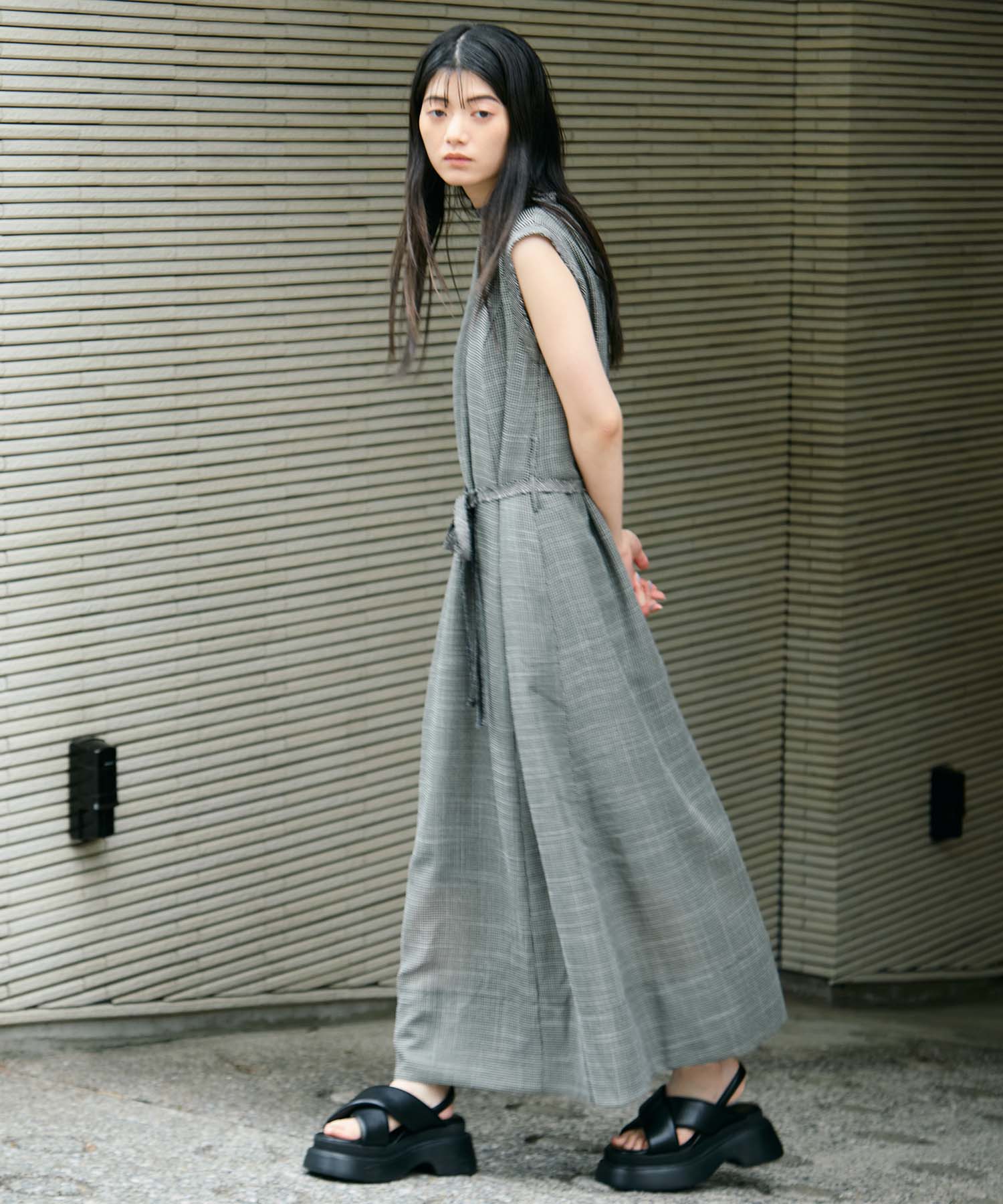Padded Cross Sandals STUDIOUS