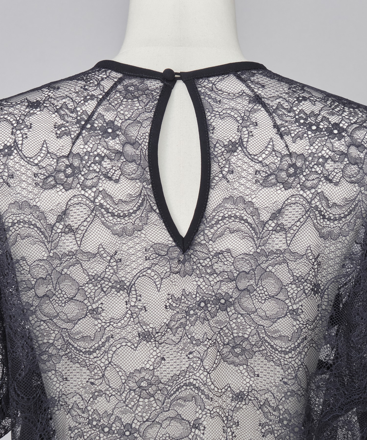 Raschel Lace Embroidered Top Mame Kurogouchi