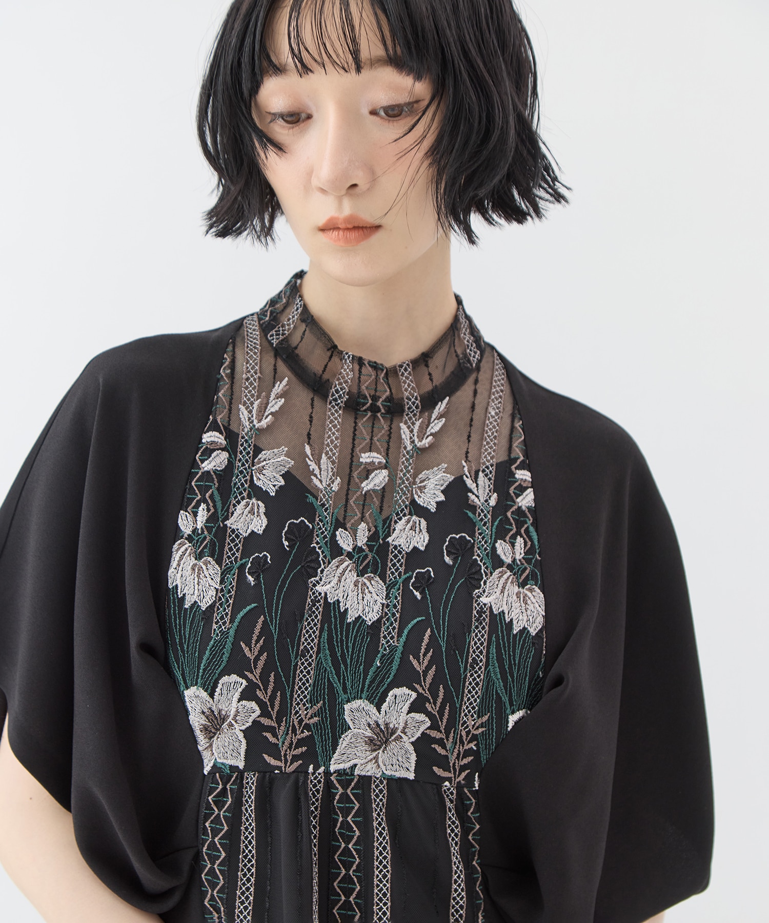 Classic lace dress MURRAL