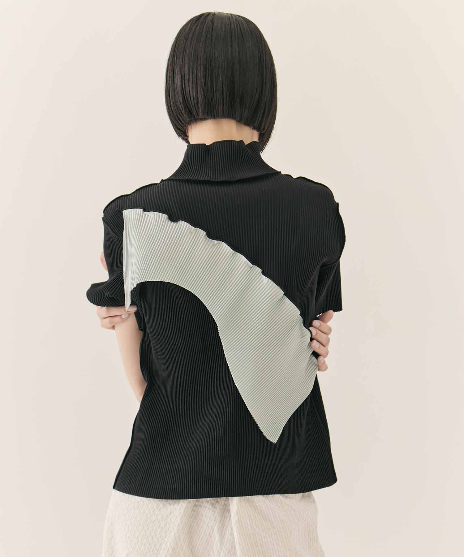 TODO WAVE TOP SHORTSLEEVE HIGHNECK kotohayokozawa