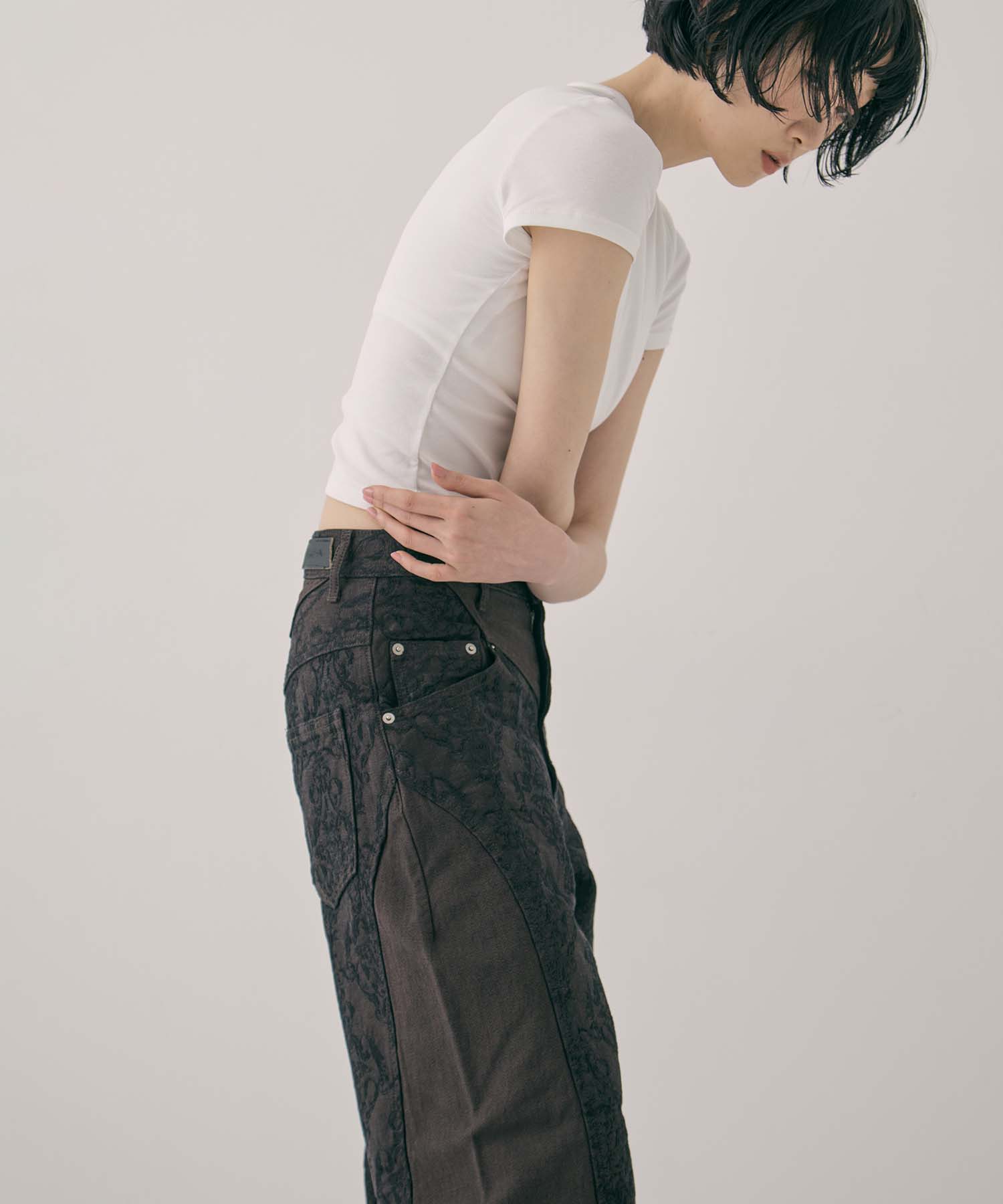 別注 DAMASK-PRINT DENIM CURVE-FIT HIGH-RISE JEANS FETICO