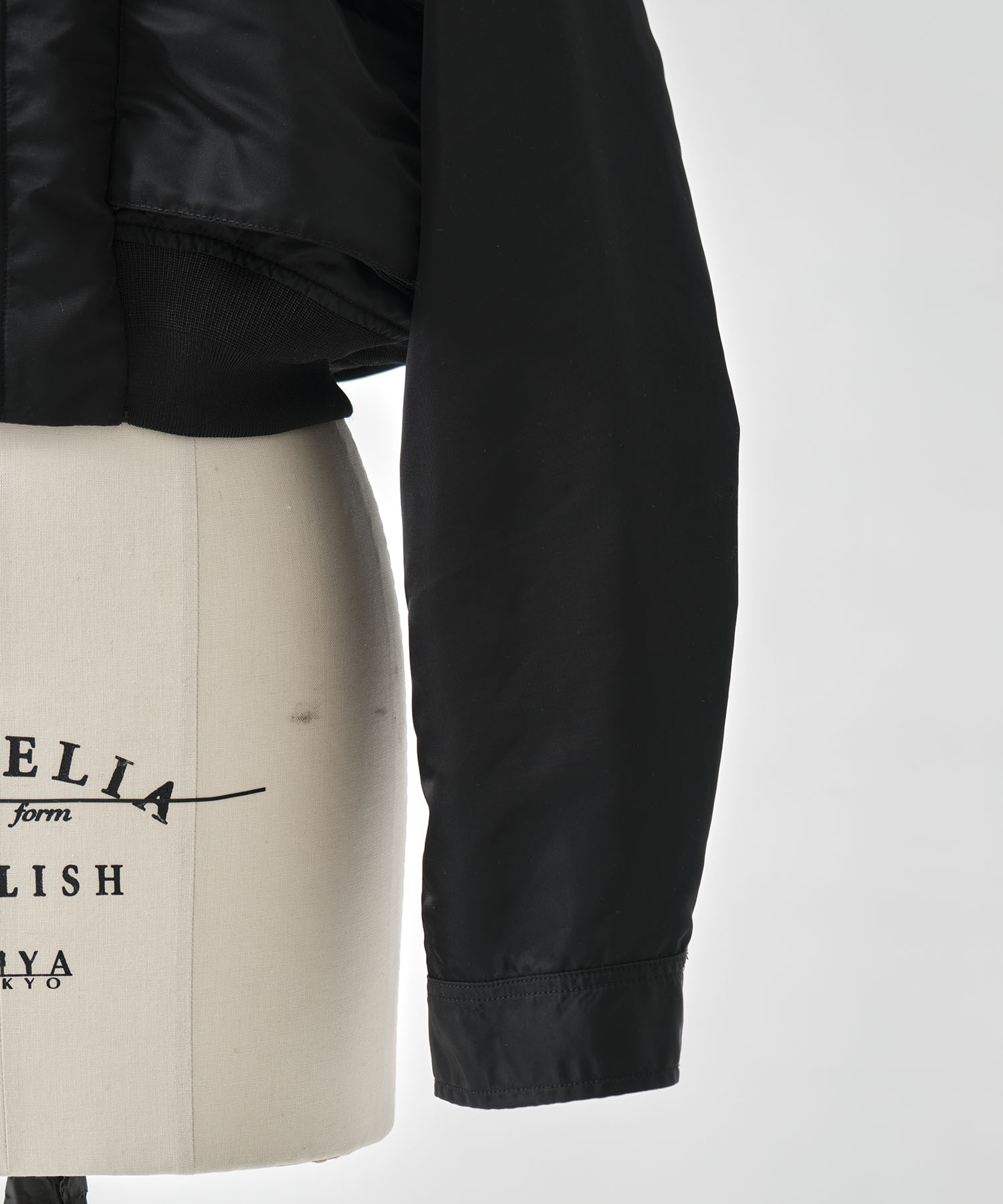 CONVERTIBLE UTILITY TECH SHIRT TOGA