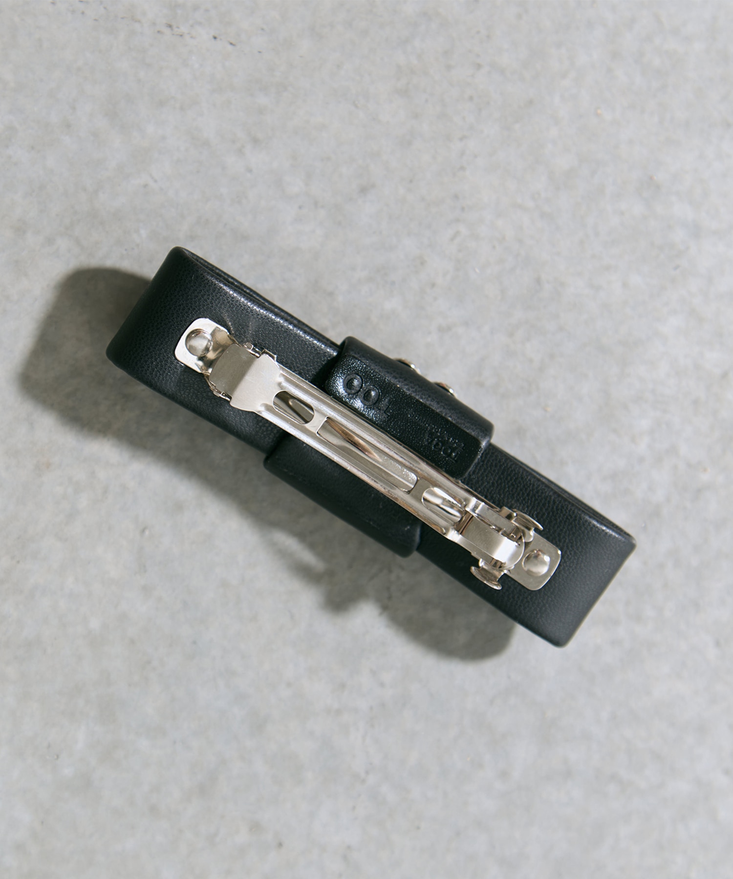 Concho leather barrette TOGA