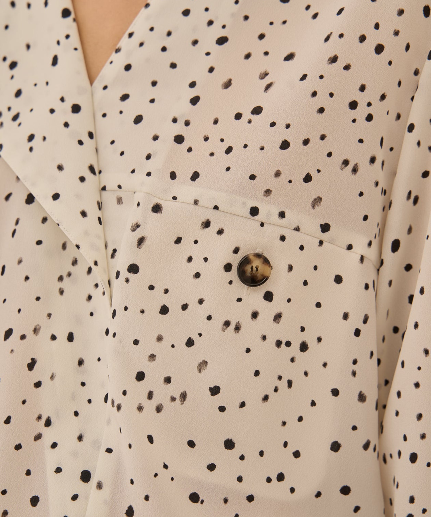 Yasetsu pullover AKIRANAKA