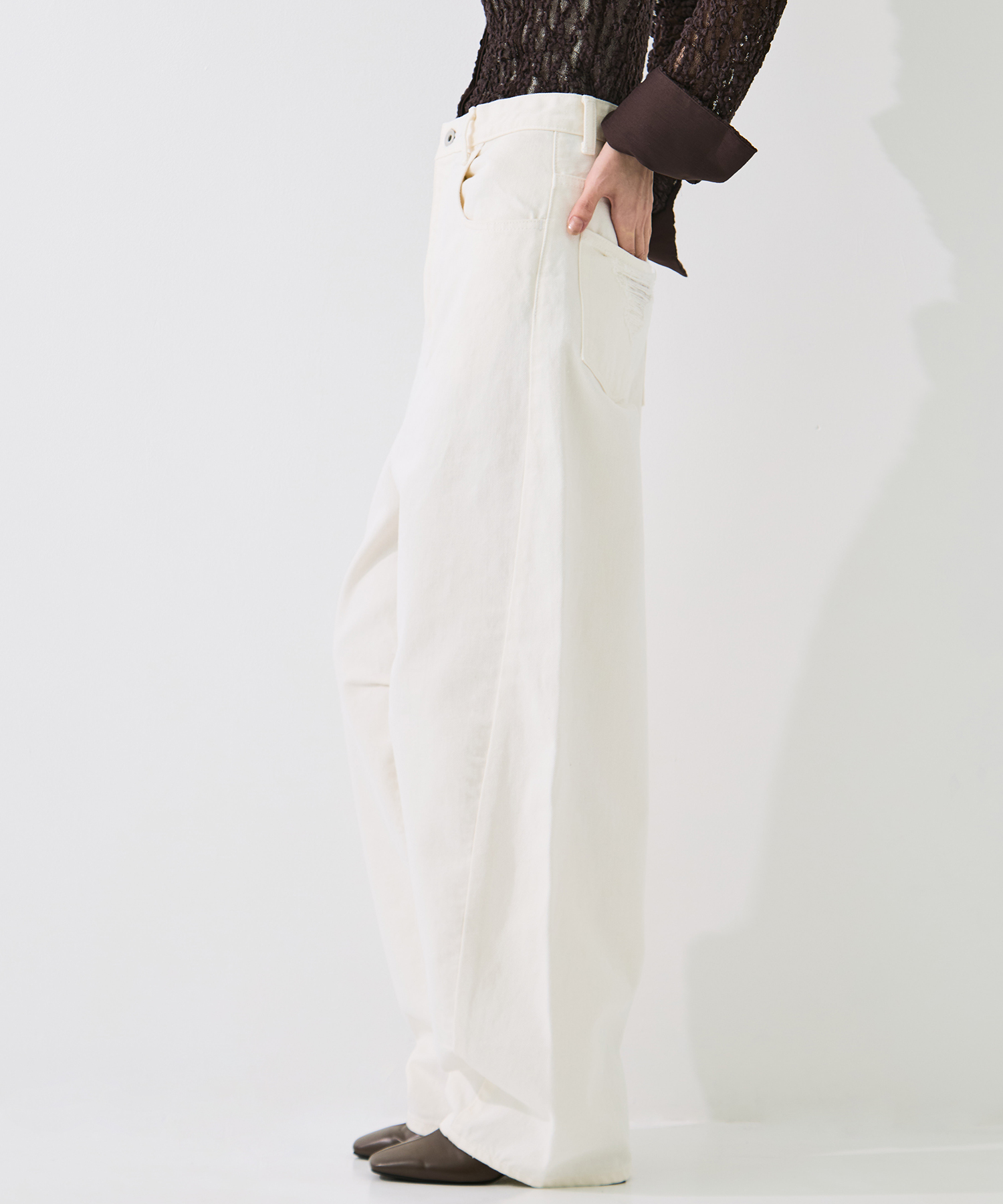 Damaged Barrel Leg Jeans STUDIOUS