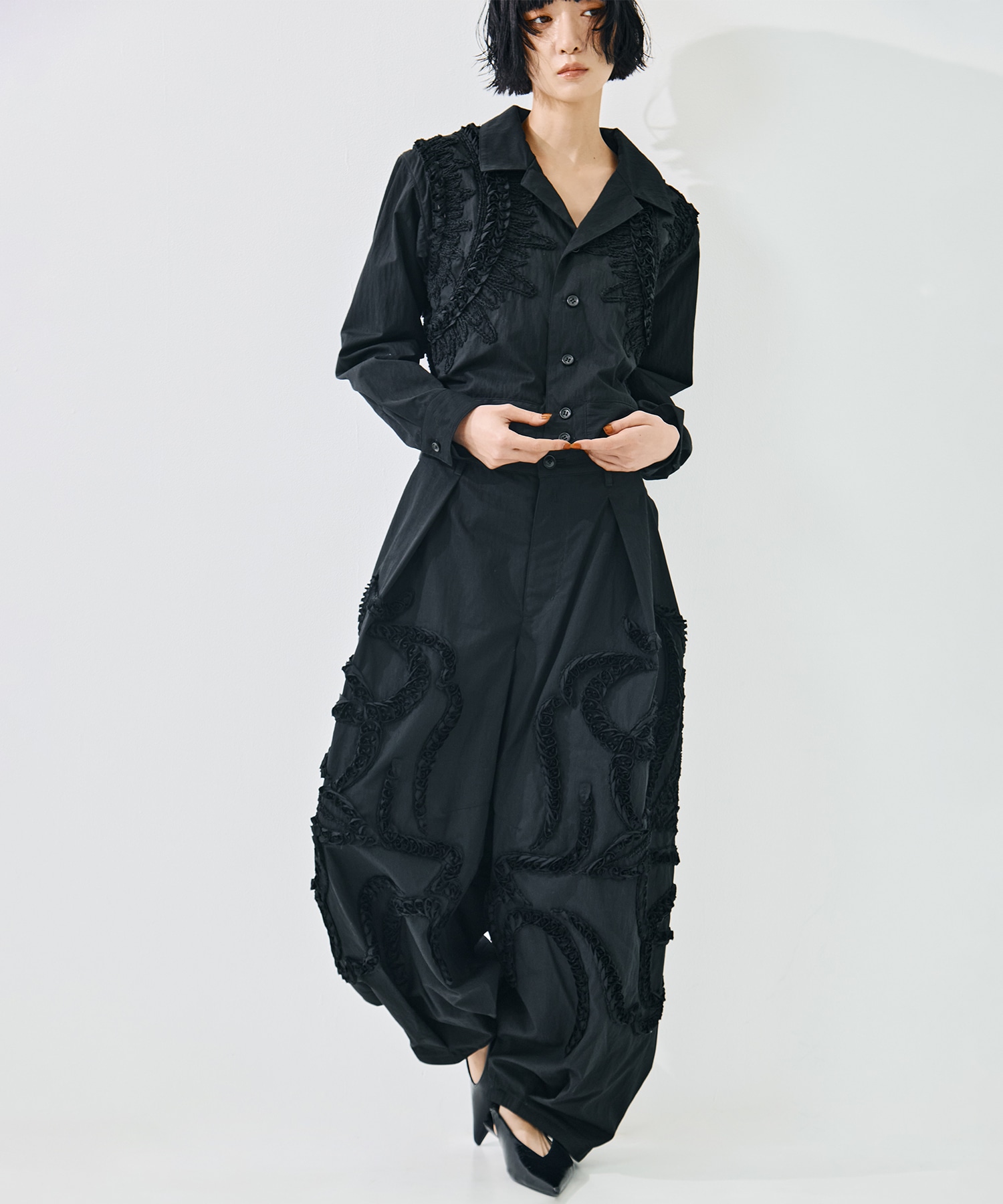 WIDE TATOO EMBROIDERY PANTS TAAKK