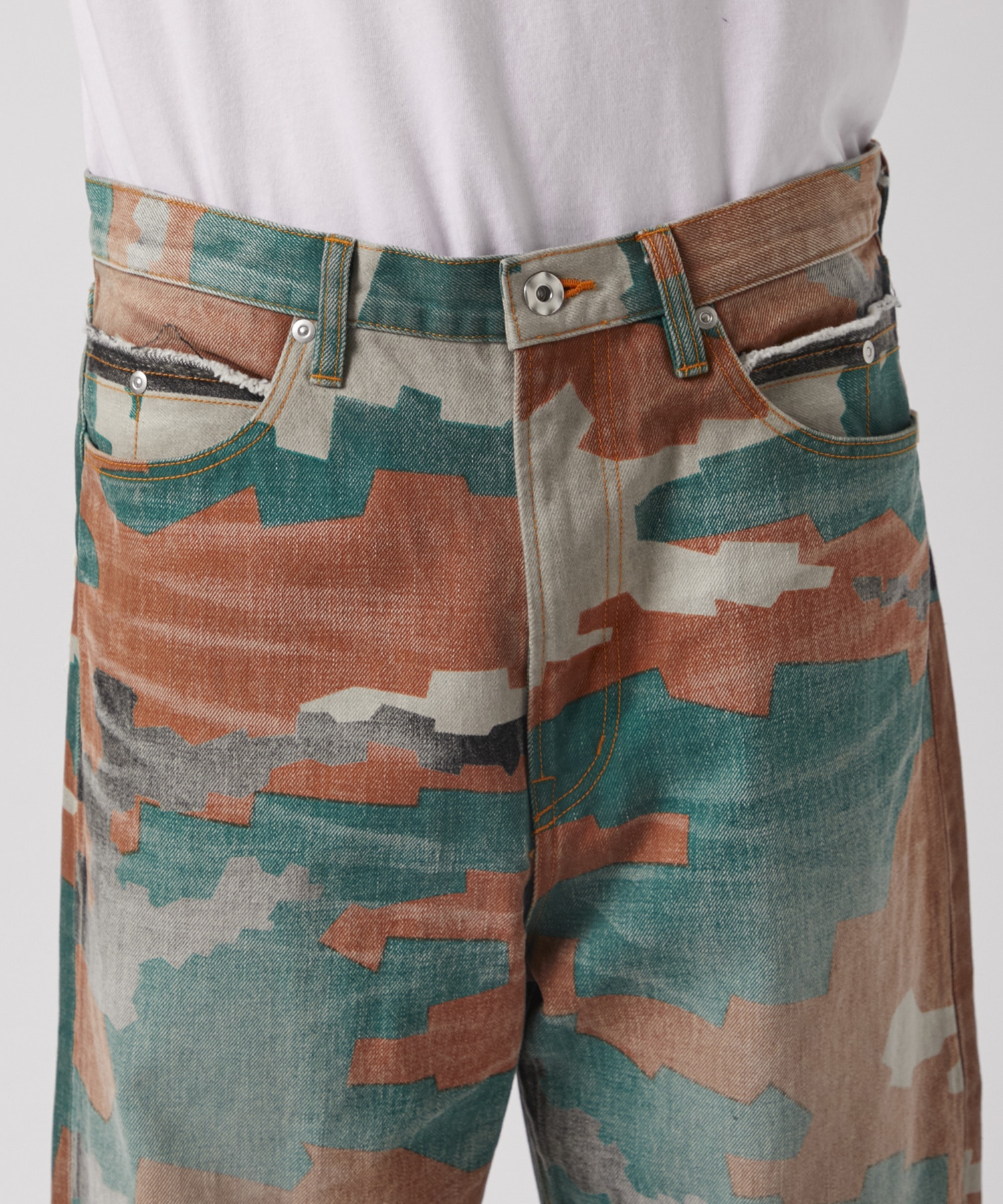 CAMO AGED DENIM PANTS FAF