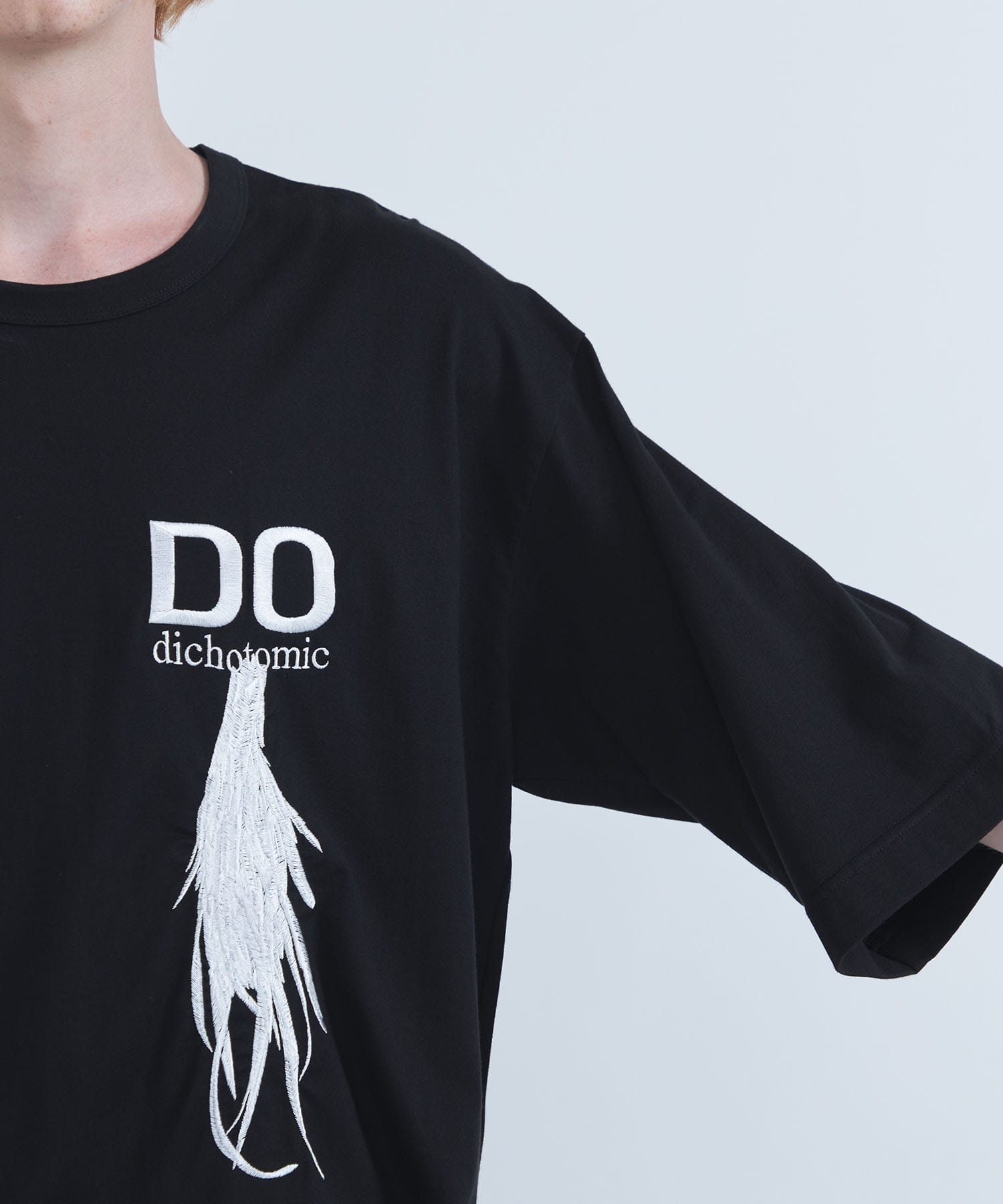 BIRD FEATHER S/S BIG T SHAREEF