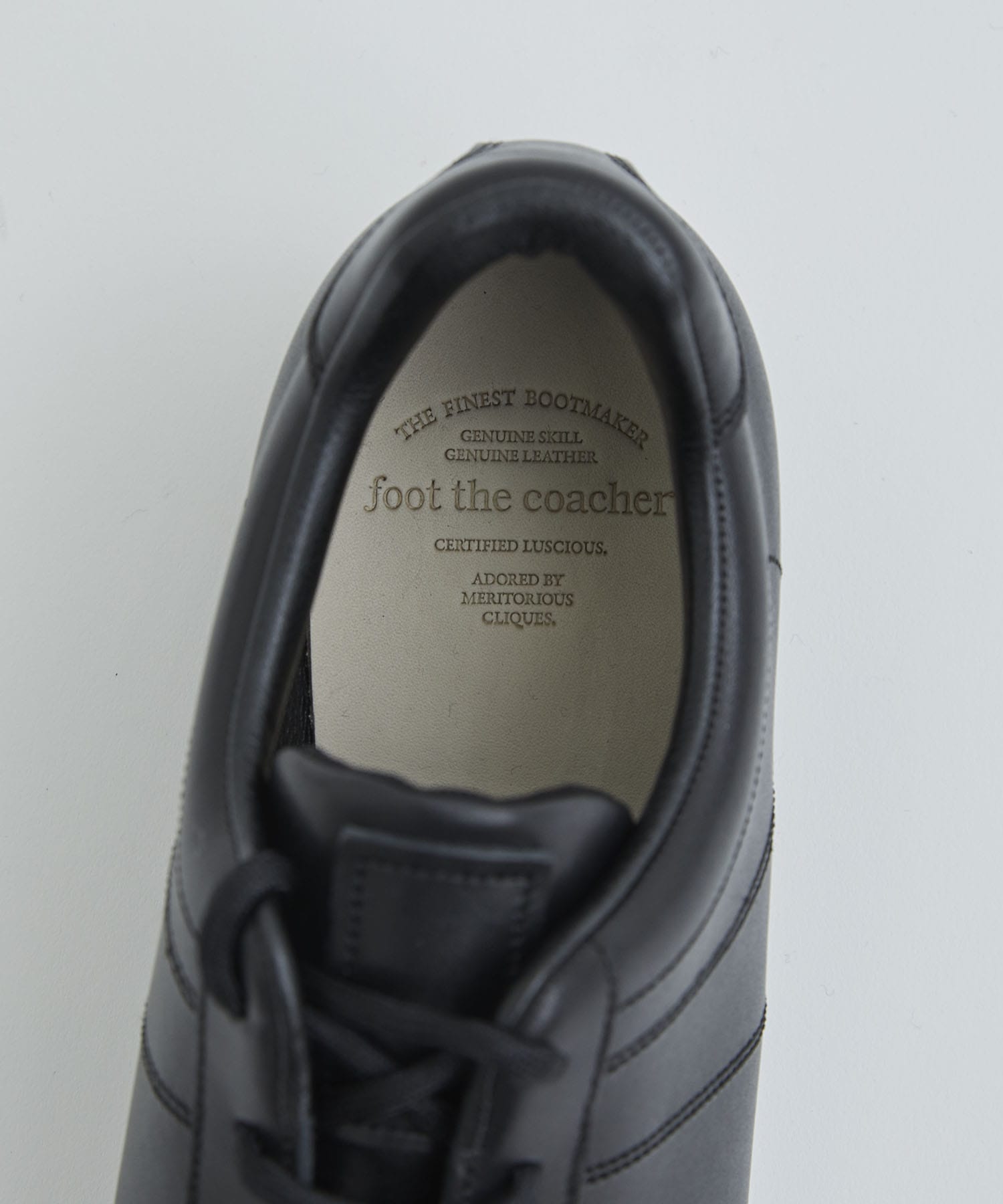 NON-SPORTY SNEAKERS(GERMAN) foot the coacher