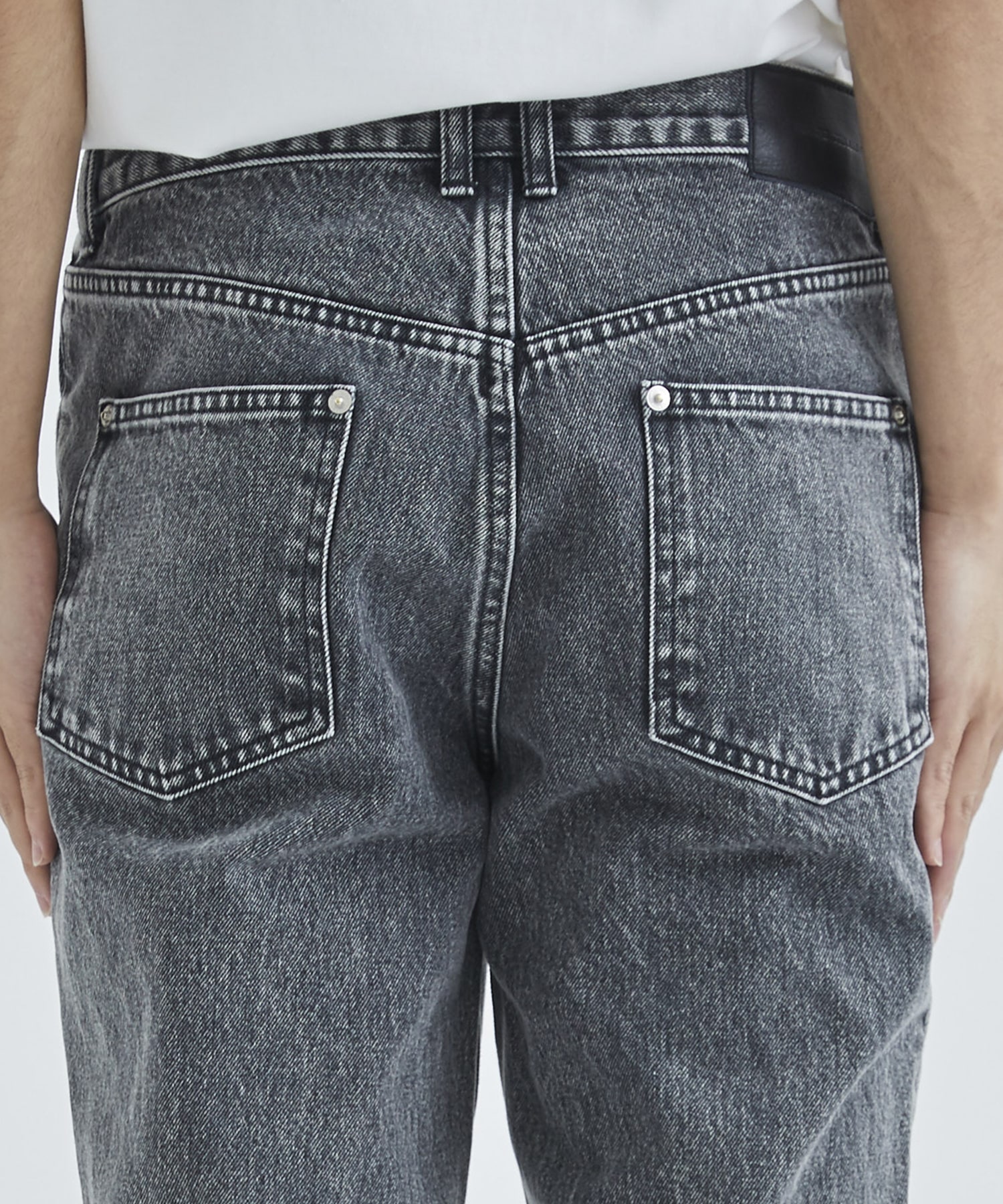 WASHED DENIM ZIPPED PANTS | JOHN LAWRENCE SULLIVAN