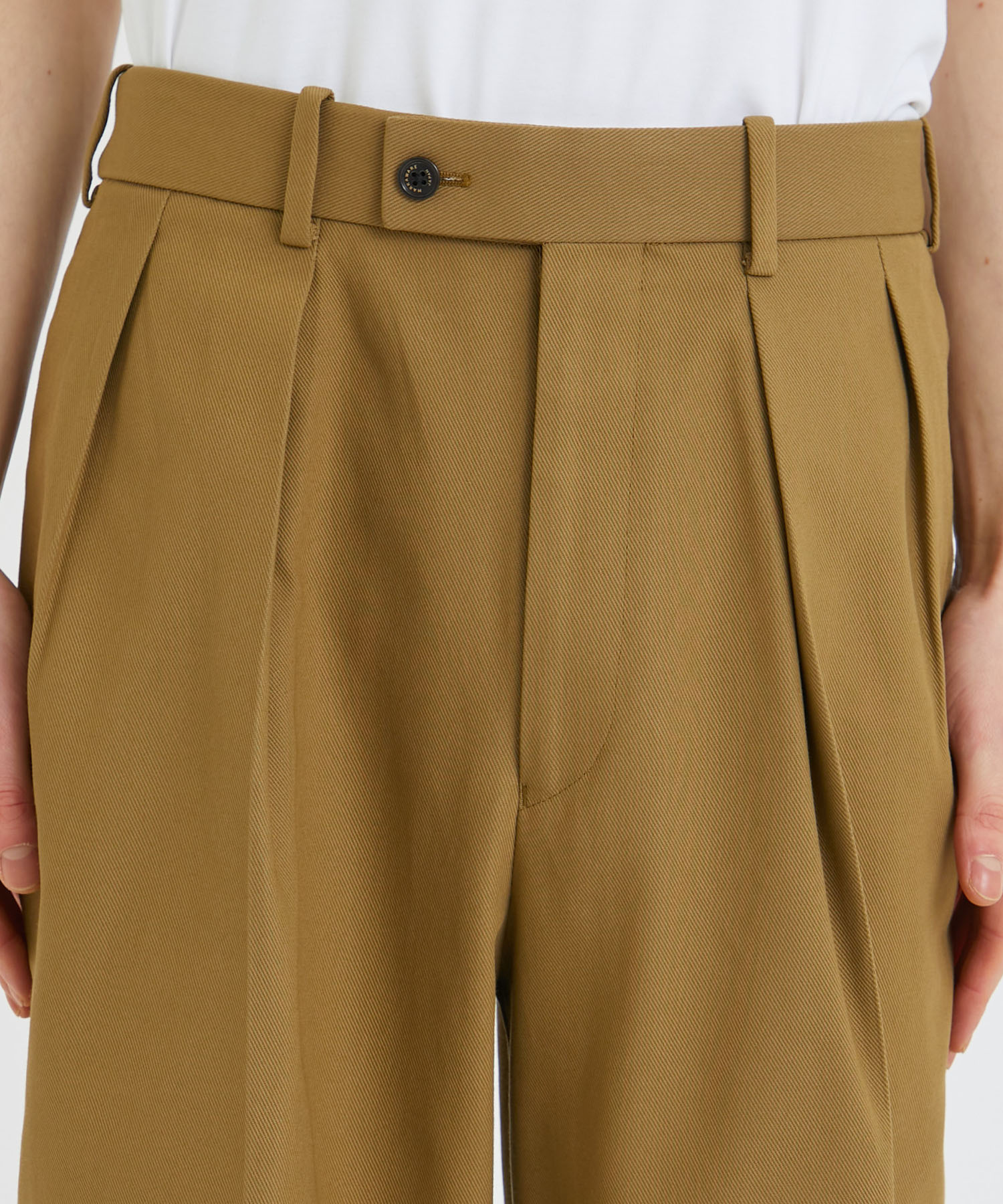 DOUBLE PLEATED TROUSERS | MARKAWARE