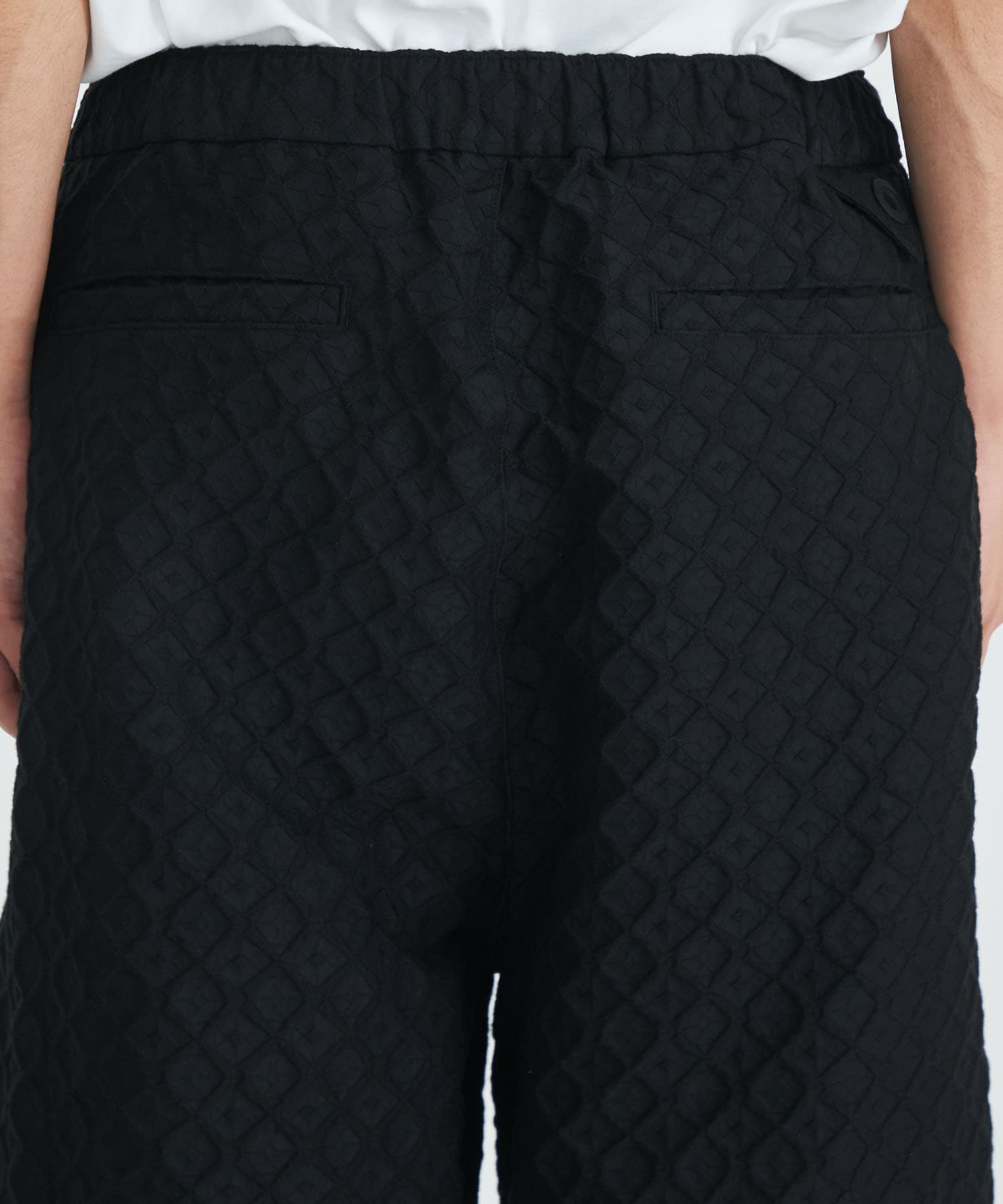 PARQUET PATTERN JACQUARD WIDE SHORT PANT | White Mountaineering