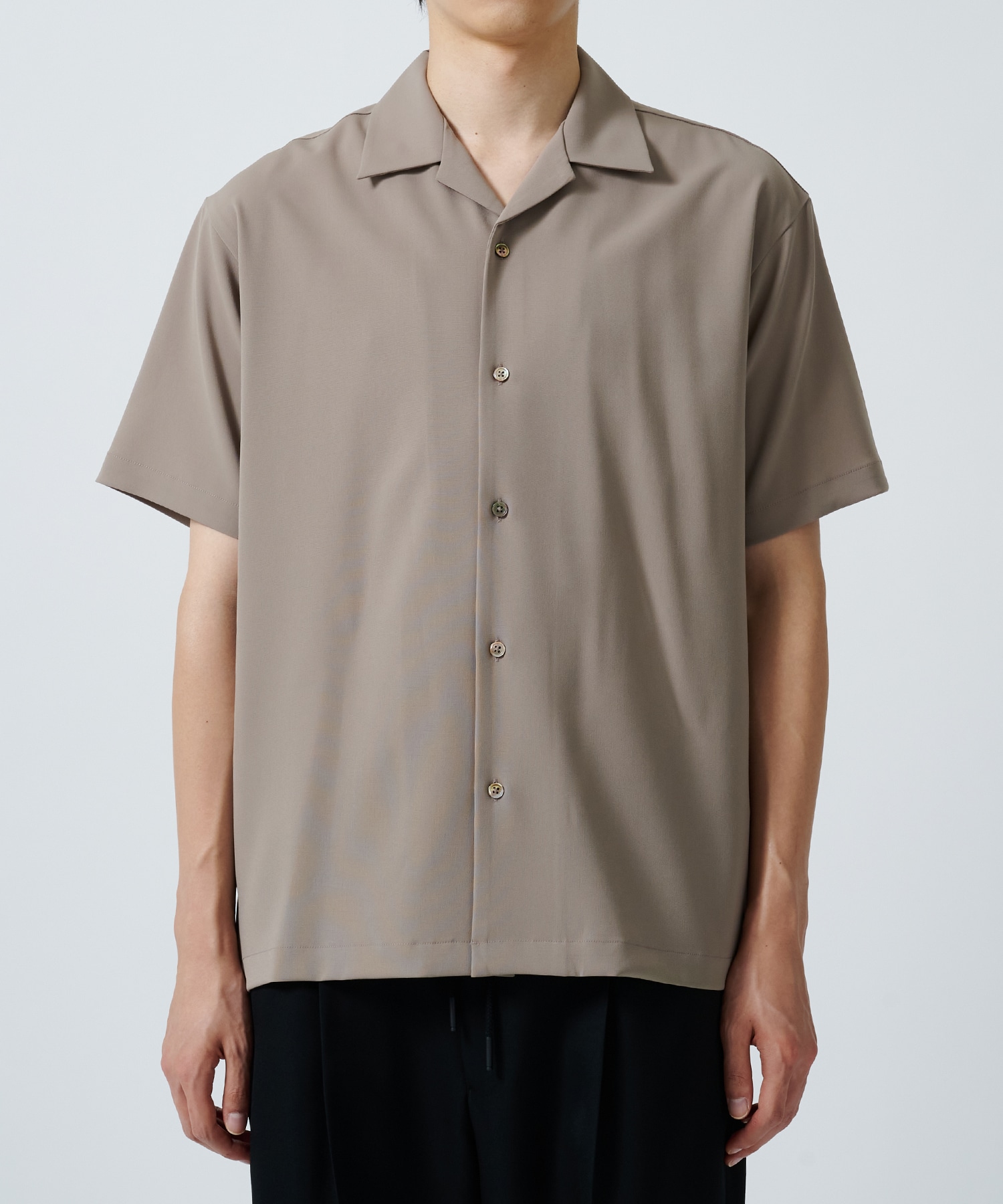 DRY TWILL OPEN COLLAR S/S SHIRT STUDIOUS