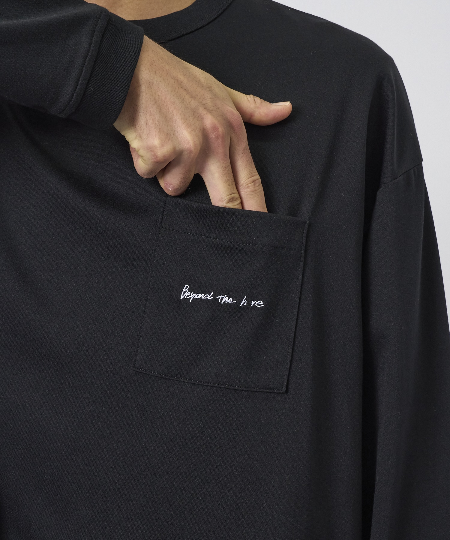 BEYOND THE HERE TEE L/S STUDIOUS