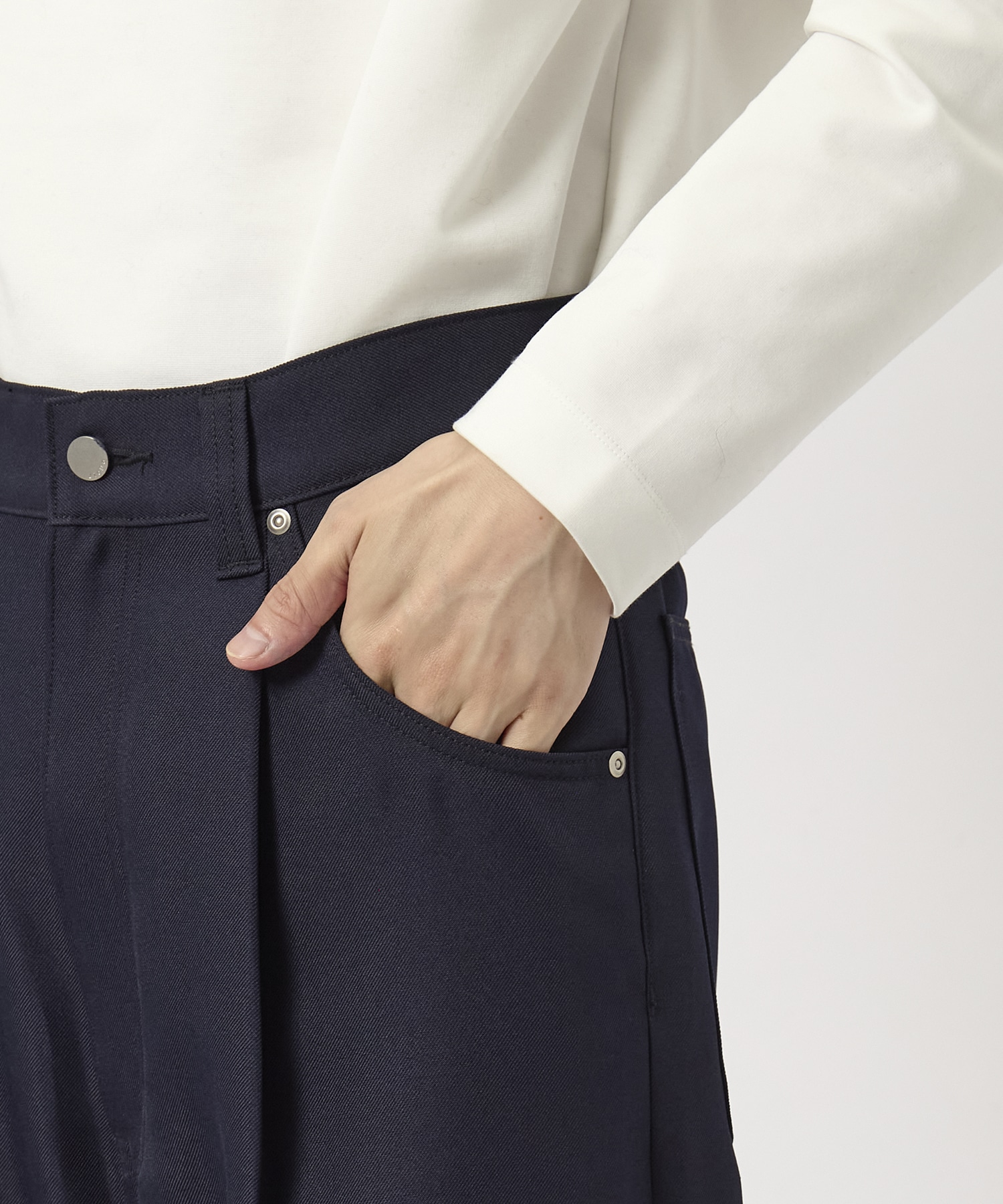 WIDE ONE TUCK STRAIGHT PANTS JieDa