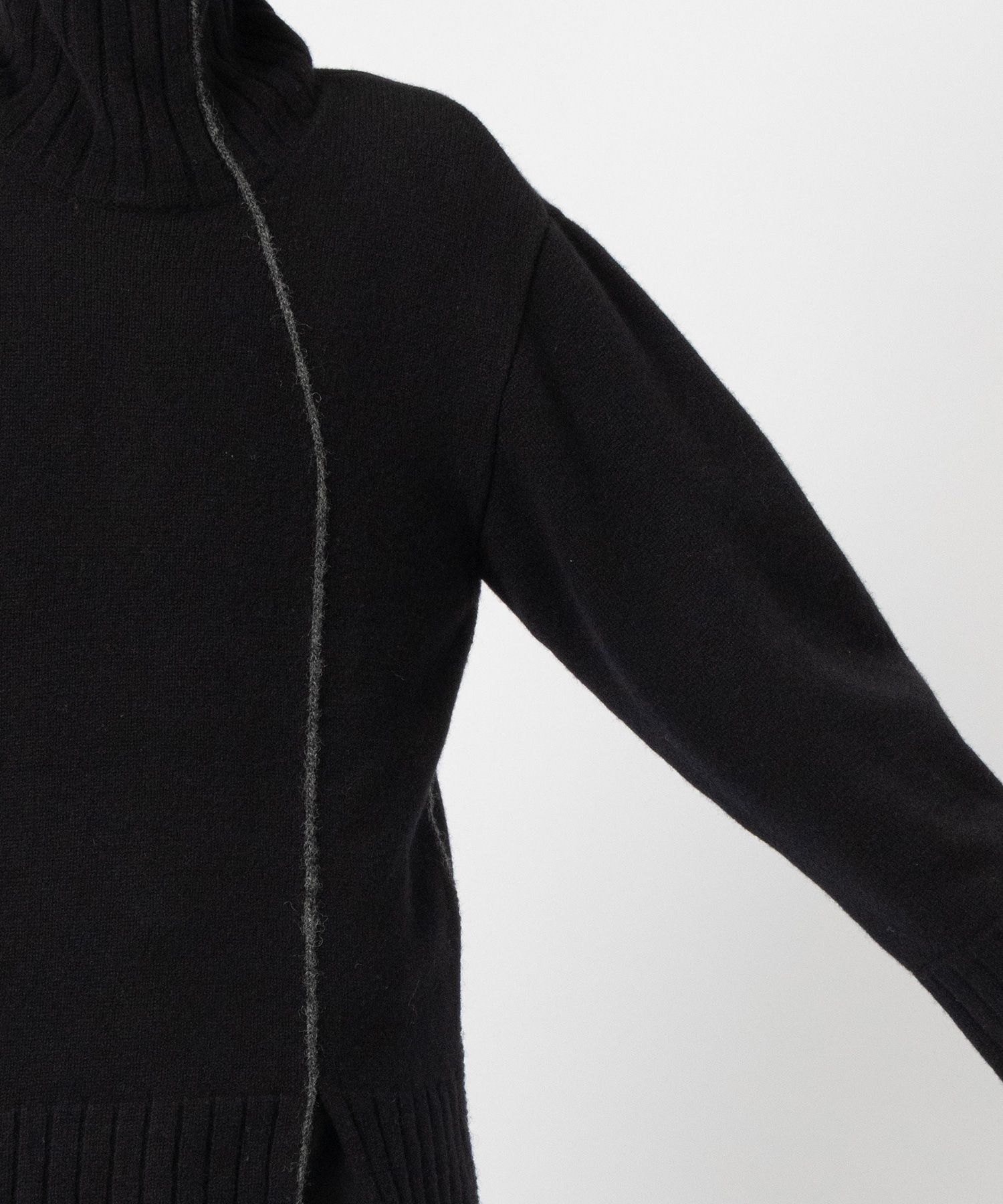 Turtle Neck Knit UJOH HOMME