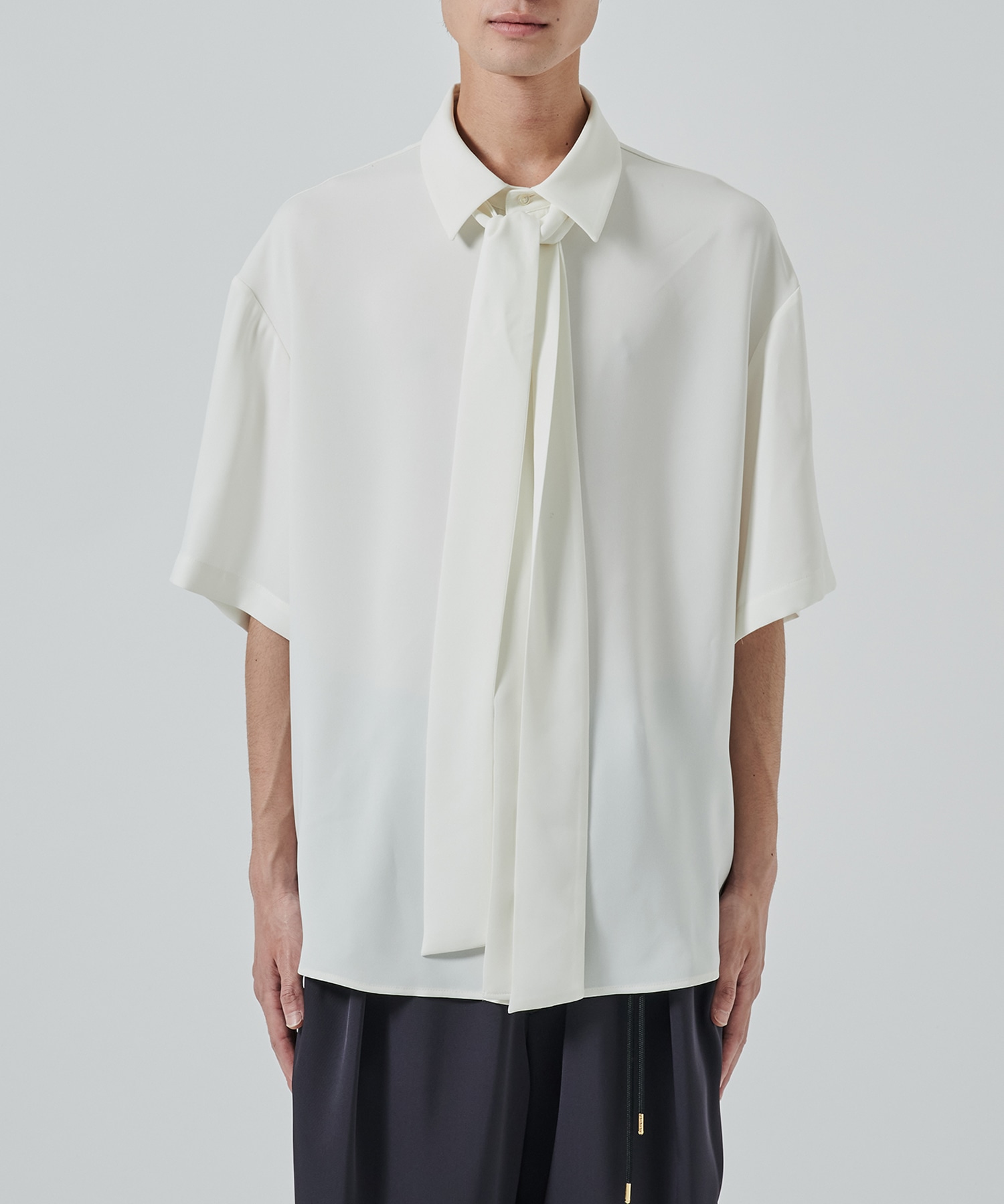 Double Satin Bow Tie Short Sleeve Shirt CULLNI