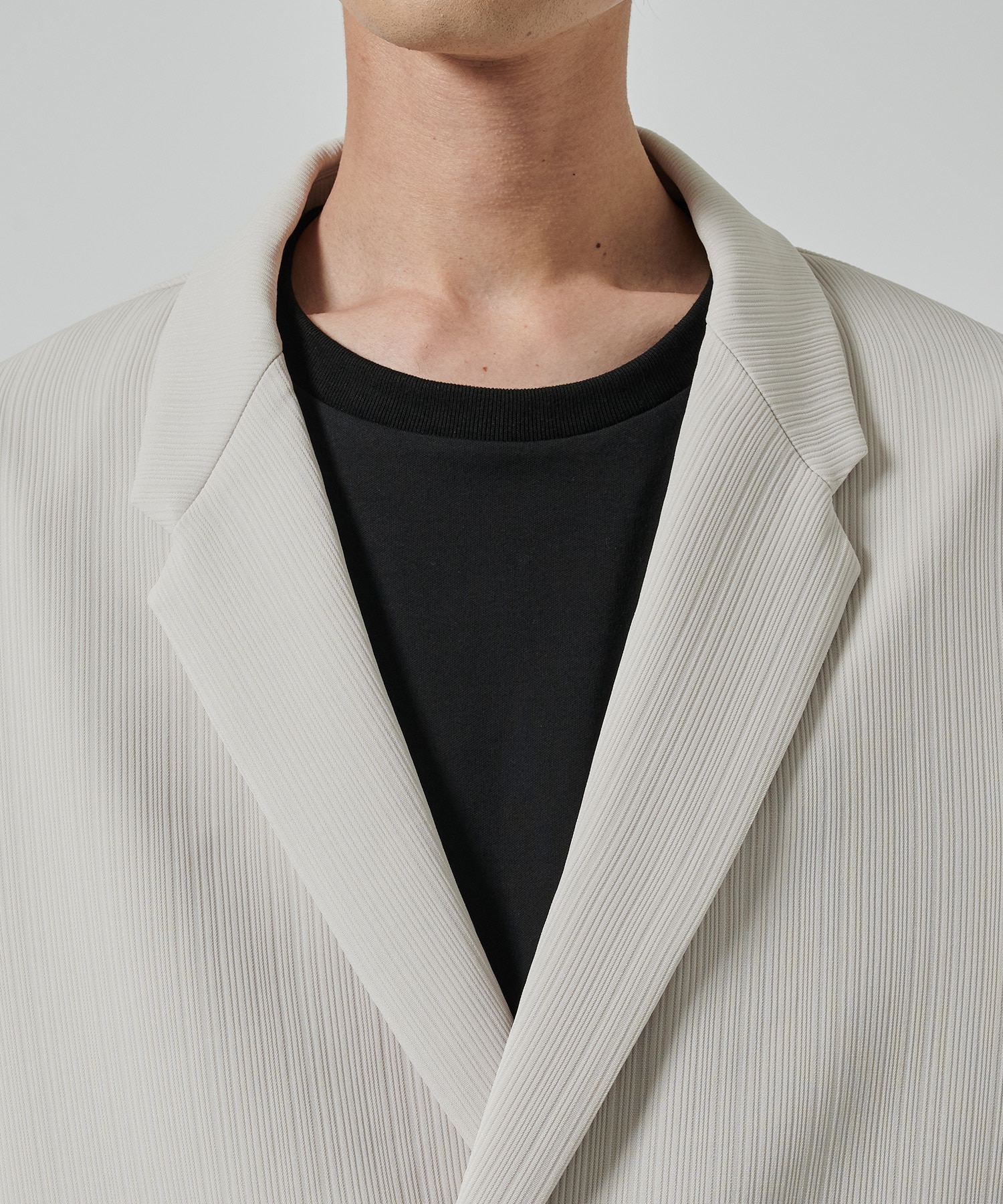 PLEATS HALF SLEEVE JACKET STUDIOUS