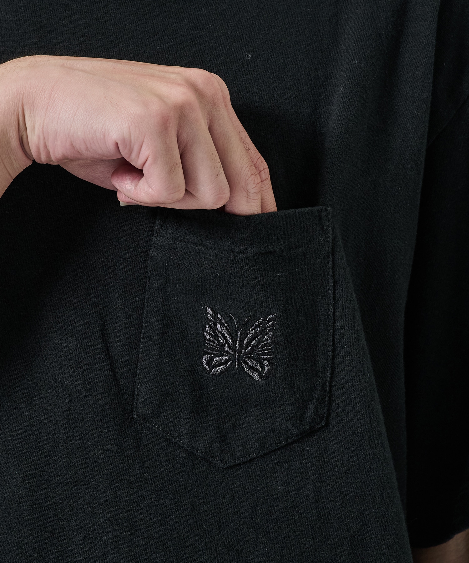 別注 Papillon Emb. Pocket S/S Tee NEEDLES