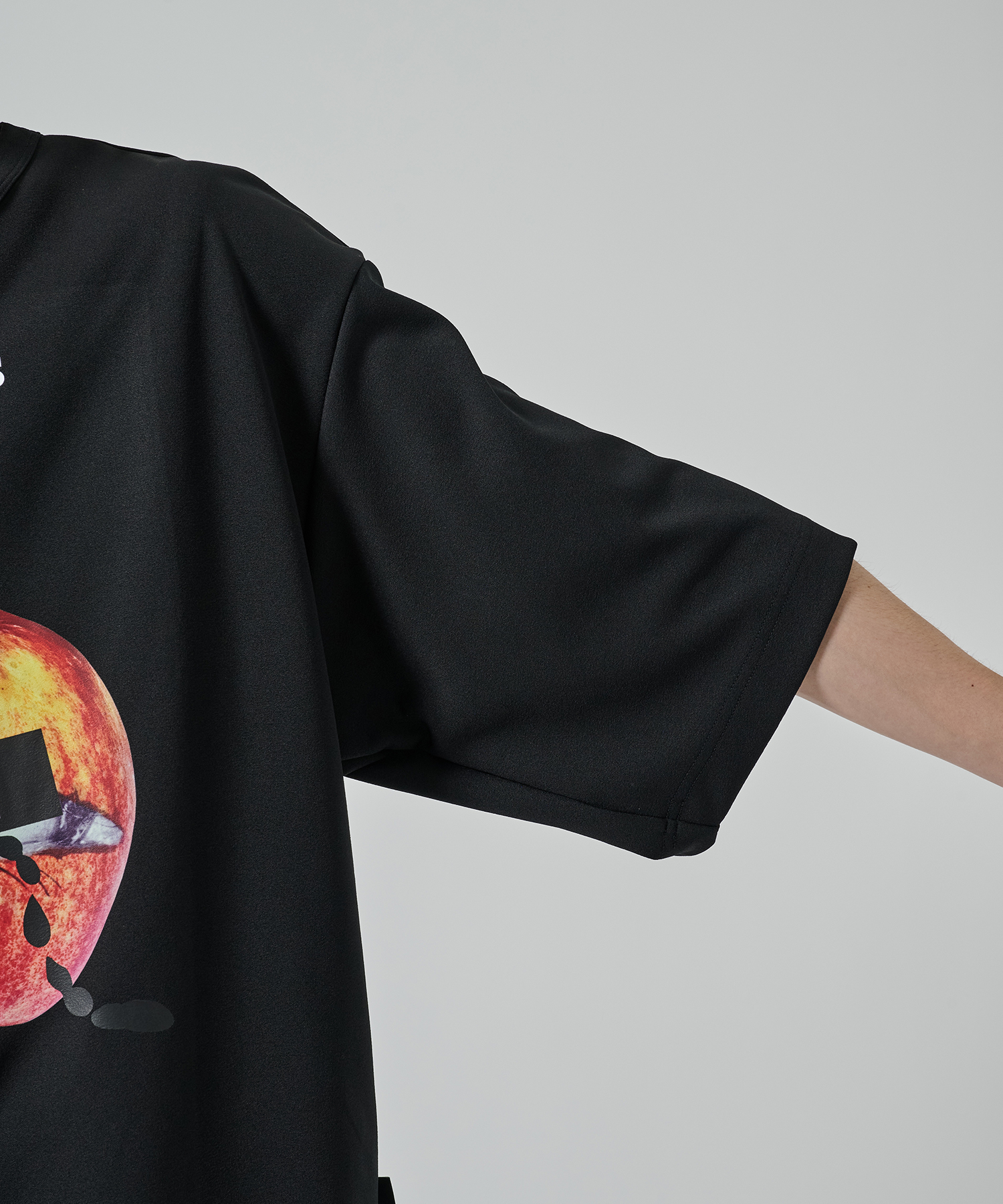 APPLE×TALTE TEE SHAREEF