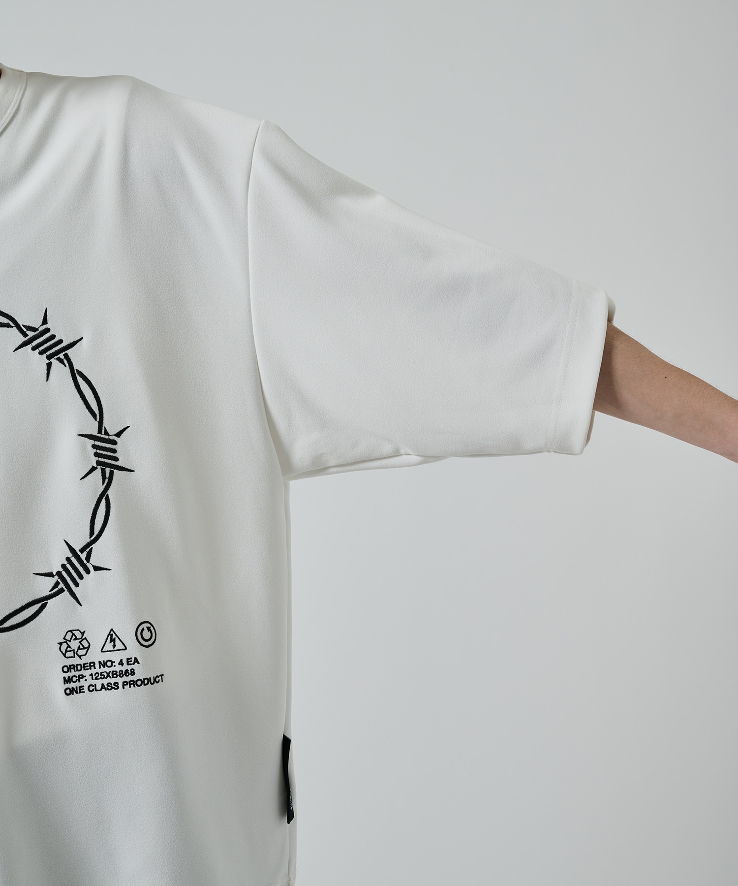 APPLE×YUSHITESSEN TEE SHAREEF