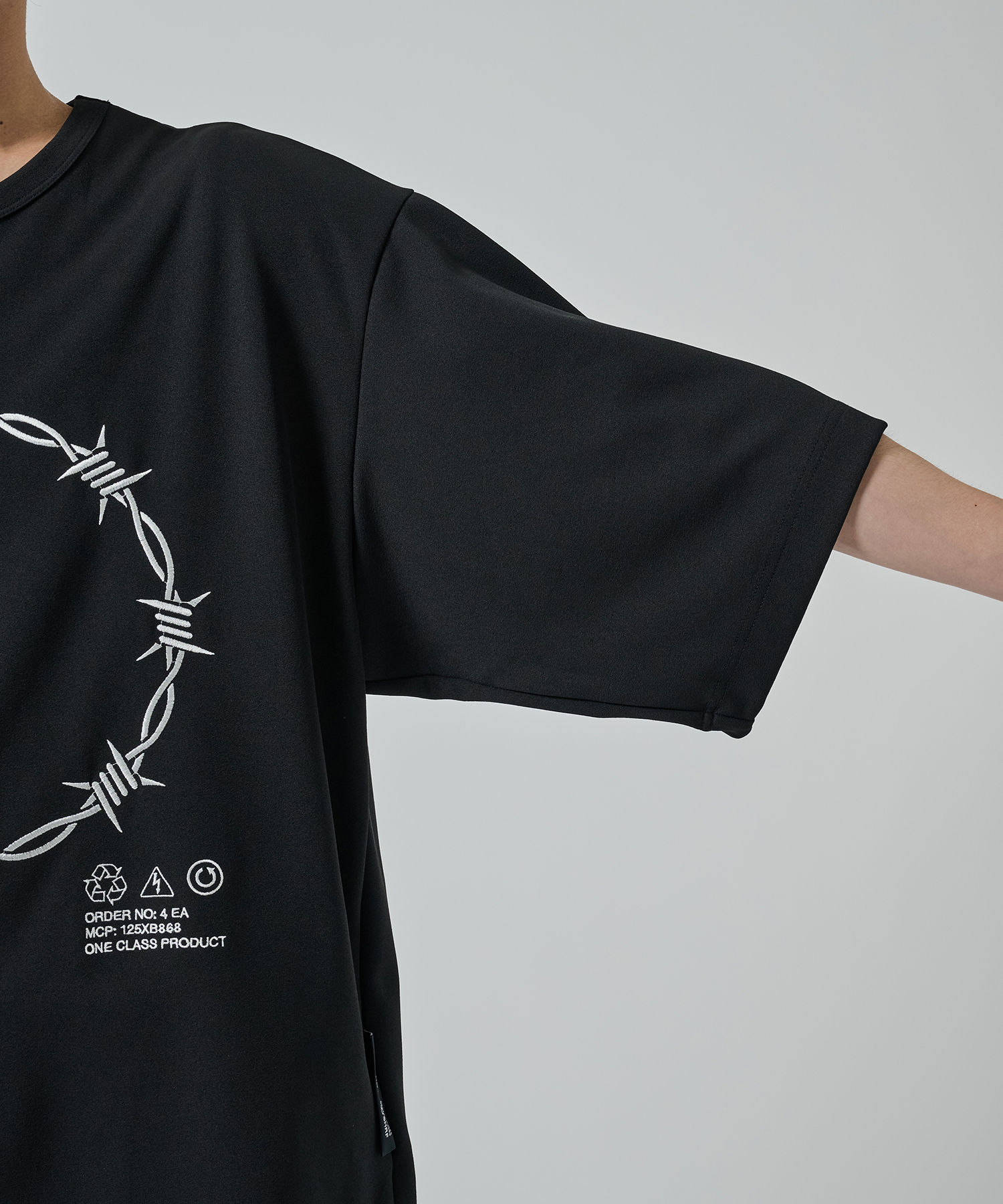 APPLE×YUSHITESSEN TEE SHAREEF