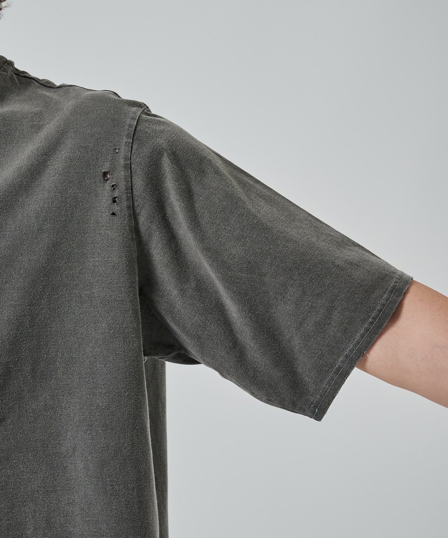 CREW NECK DAMAGED TEE MARKAWARE/marka