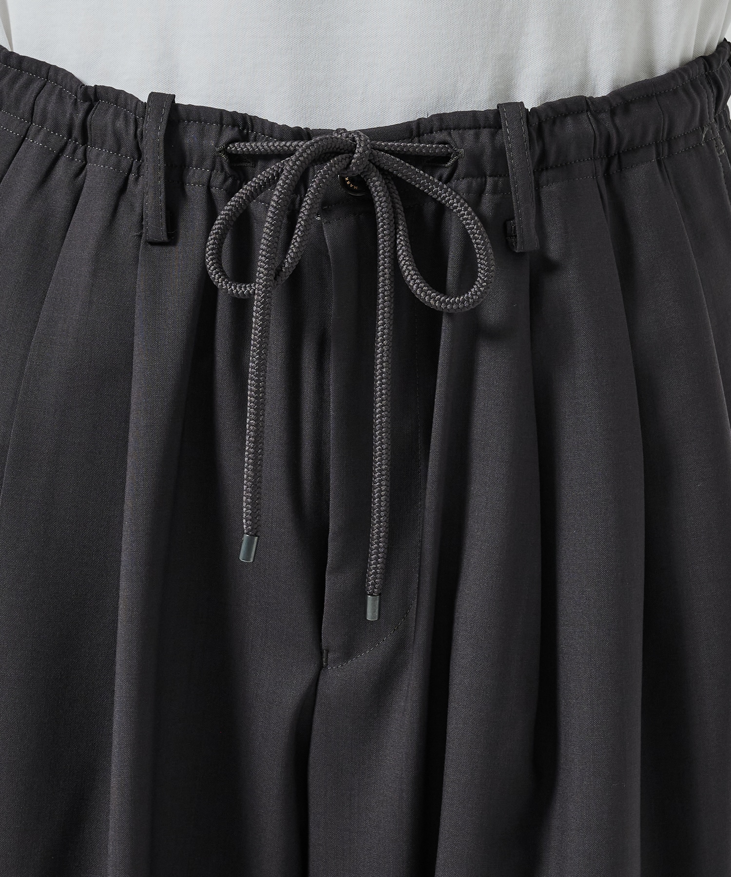 TRIPLE PLEATED EASY TROUSERS 