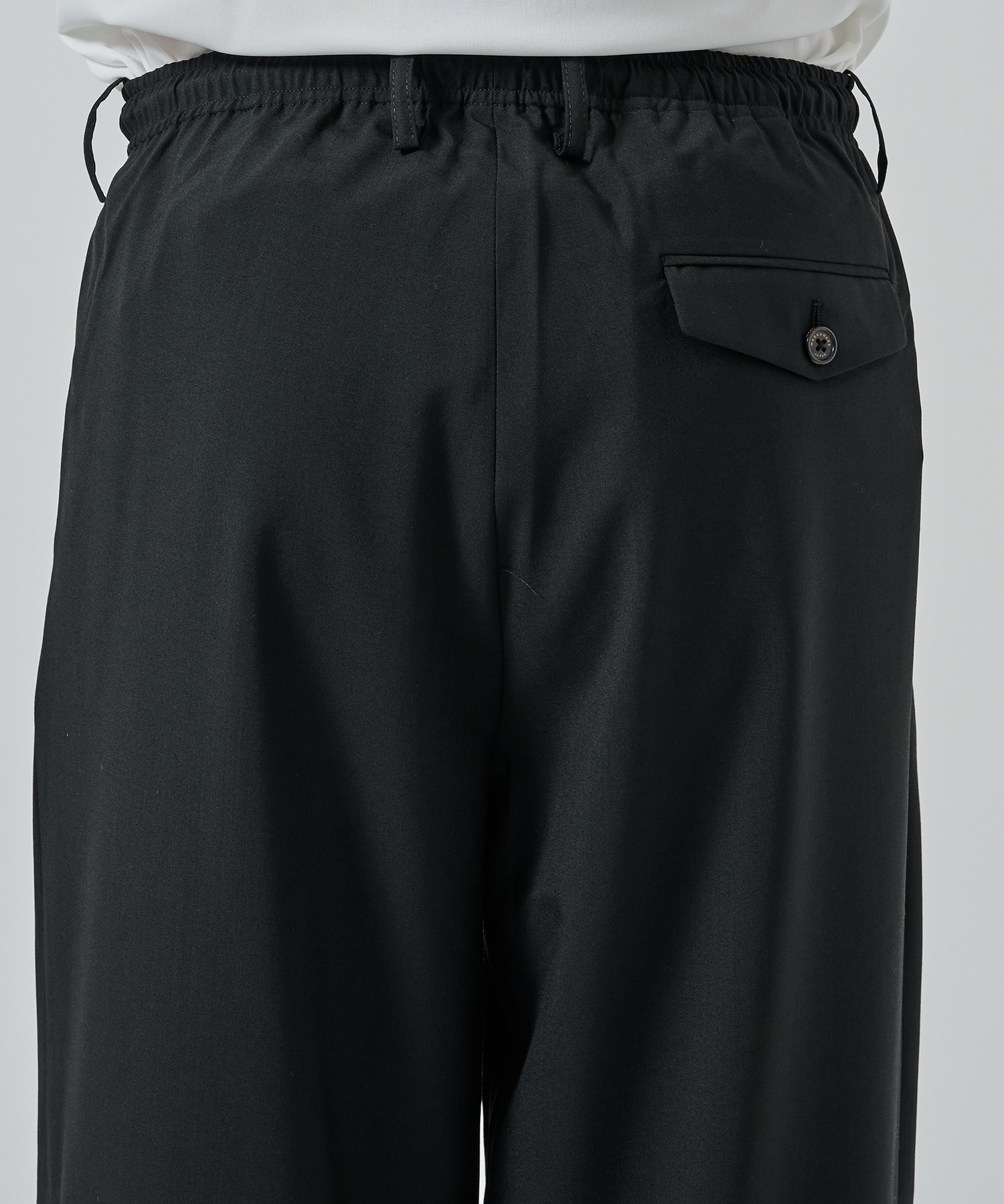 TRIPLE PLEATED EASY TROUSERS MARKAWARE/marka