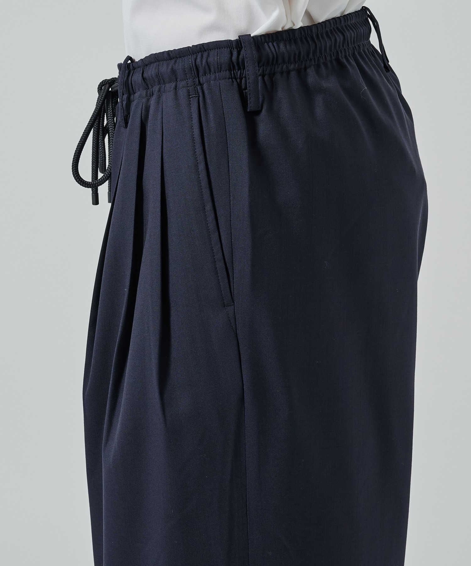 TRIPLE PLEATED EASY TROUSERS MARKAWARE/marka