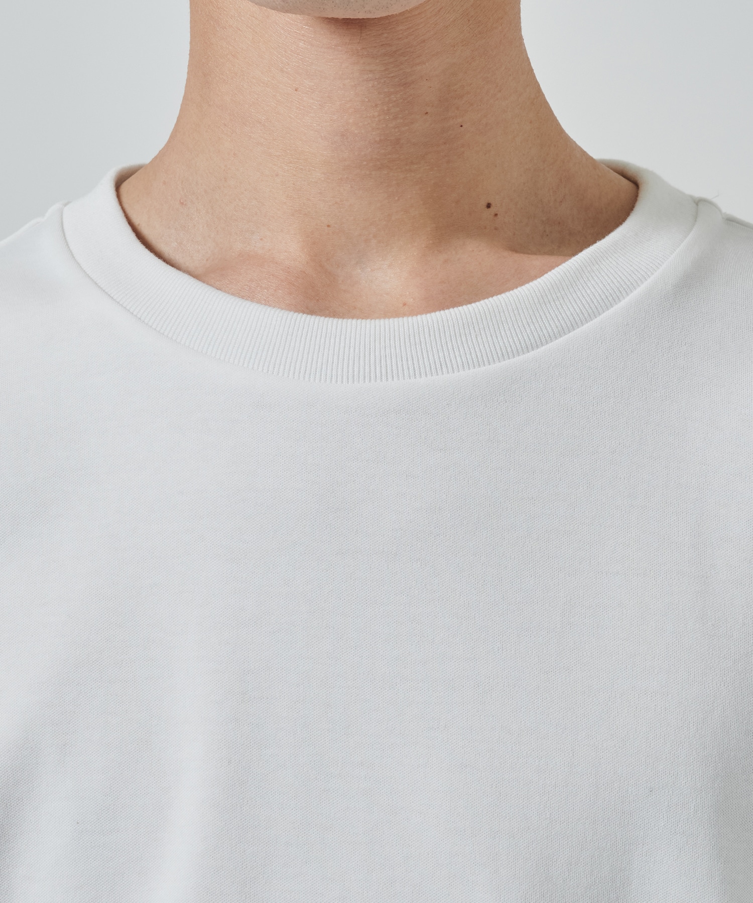 HIGH TWIST REGULAR FIT TEE STUDIOUS