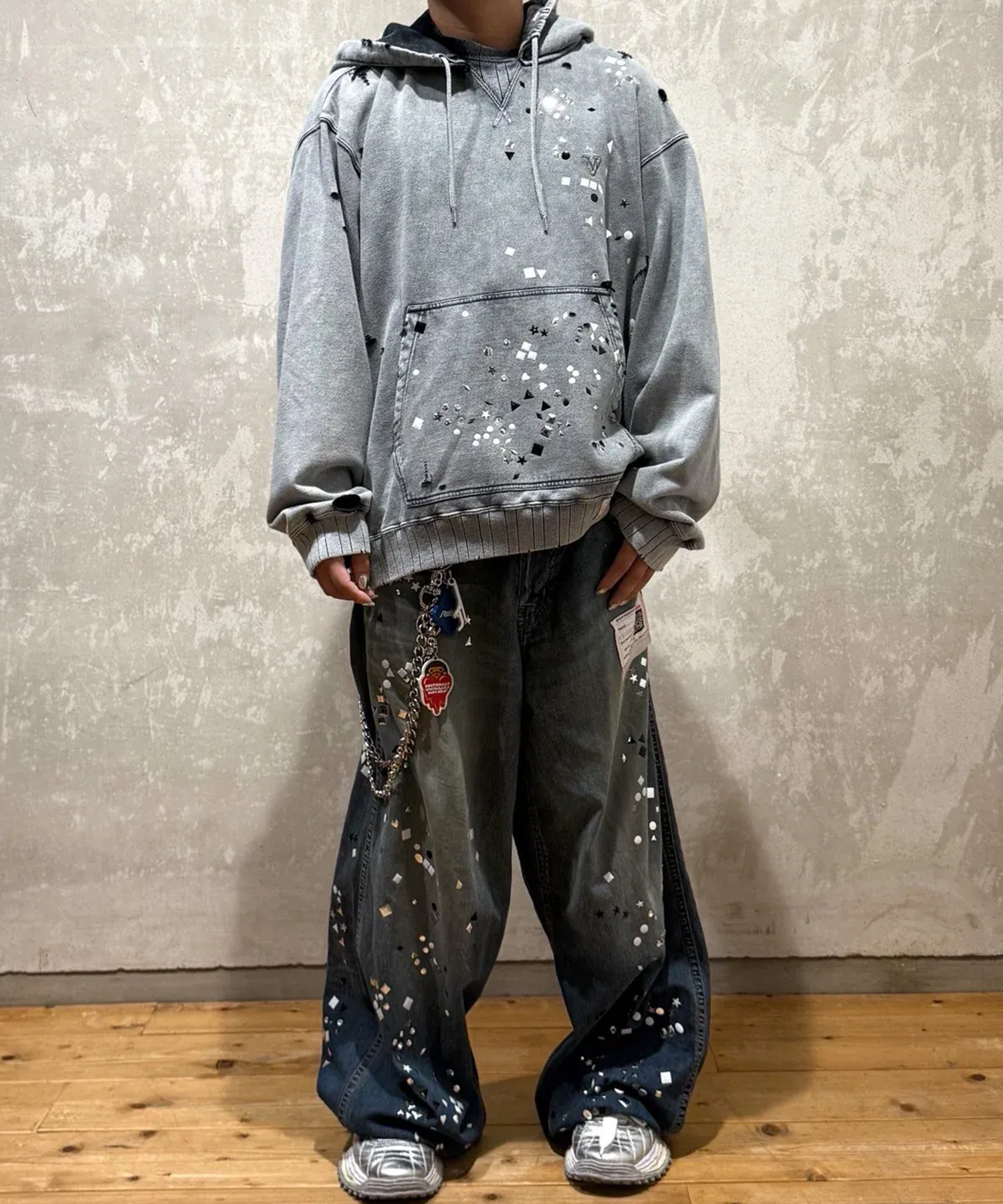 EMBELLISHED BLEACHED HOODIE Maison MIHARA YASUHIRO