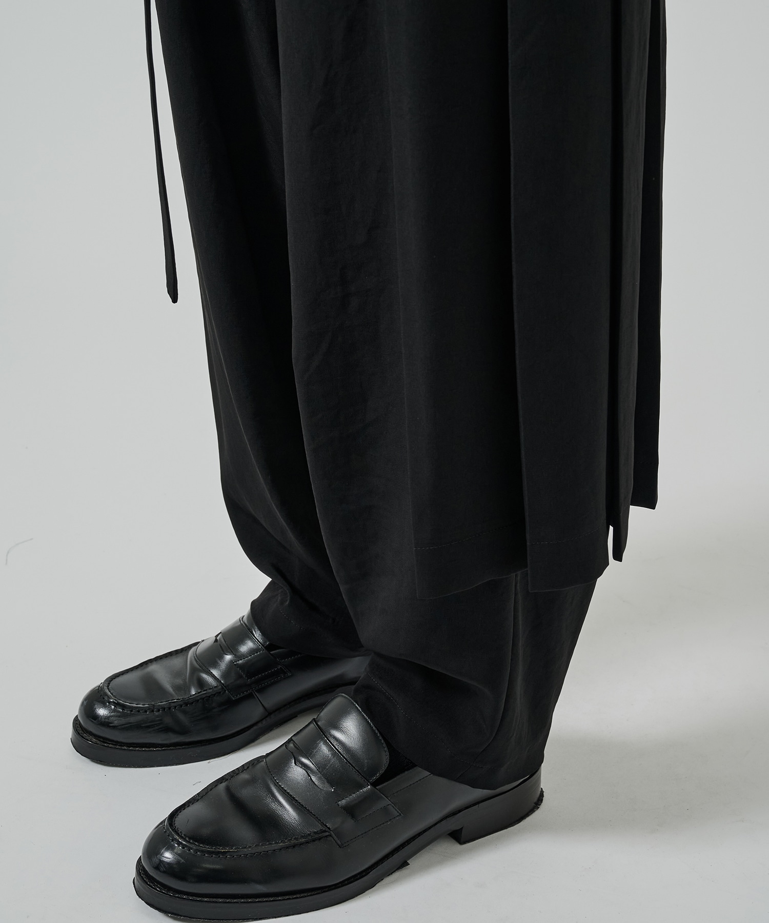 CREPE DE CHINE PLEATED WRAP PANTS GroundY