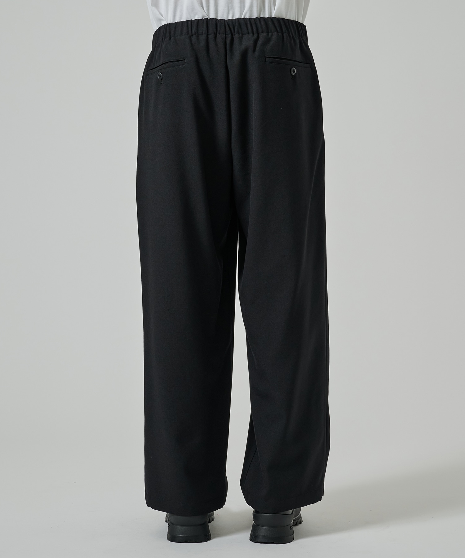 〈別注〉 TWO TUCK STRAIGHT EASY PANTS MARKAWARE/marka
