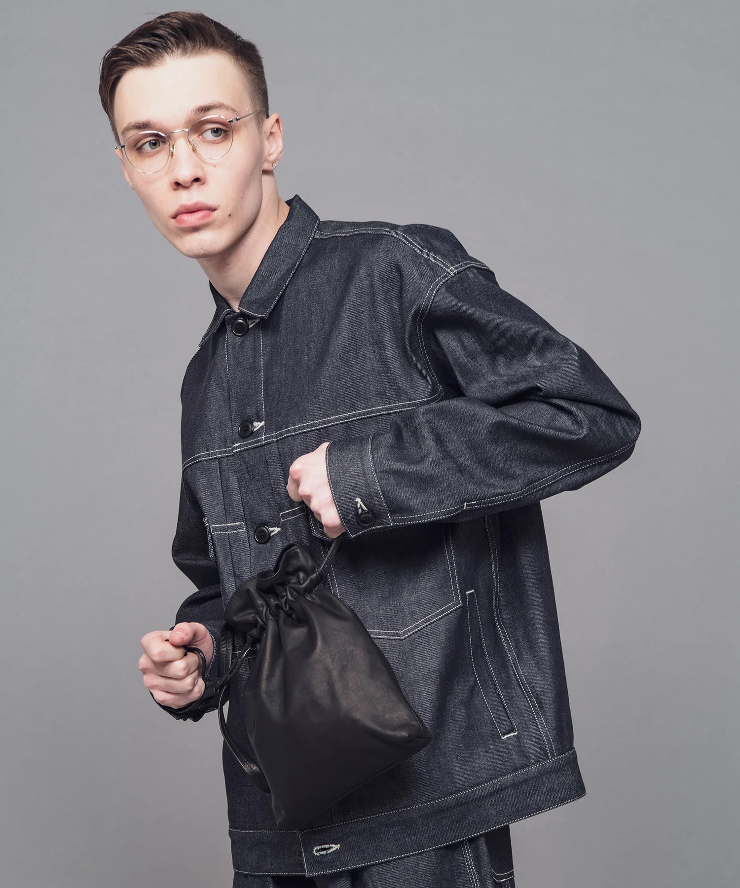 IMPERMA-LEATHER /DRAWSTRING BAG MR.OLIVE