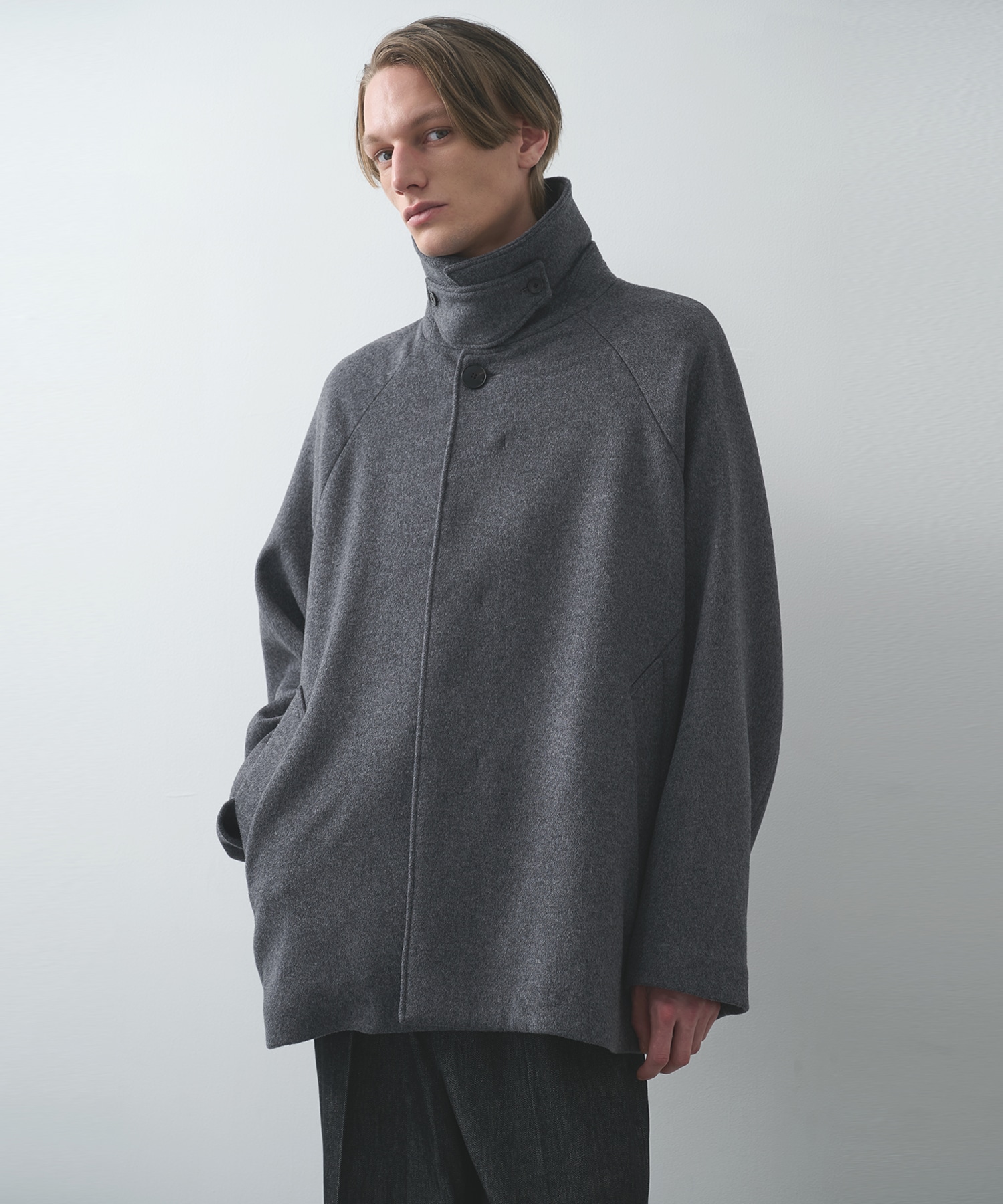 Cashmere Beaver Short Coat STUDIOUS