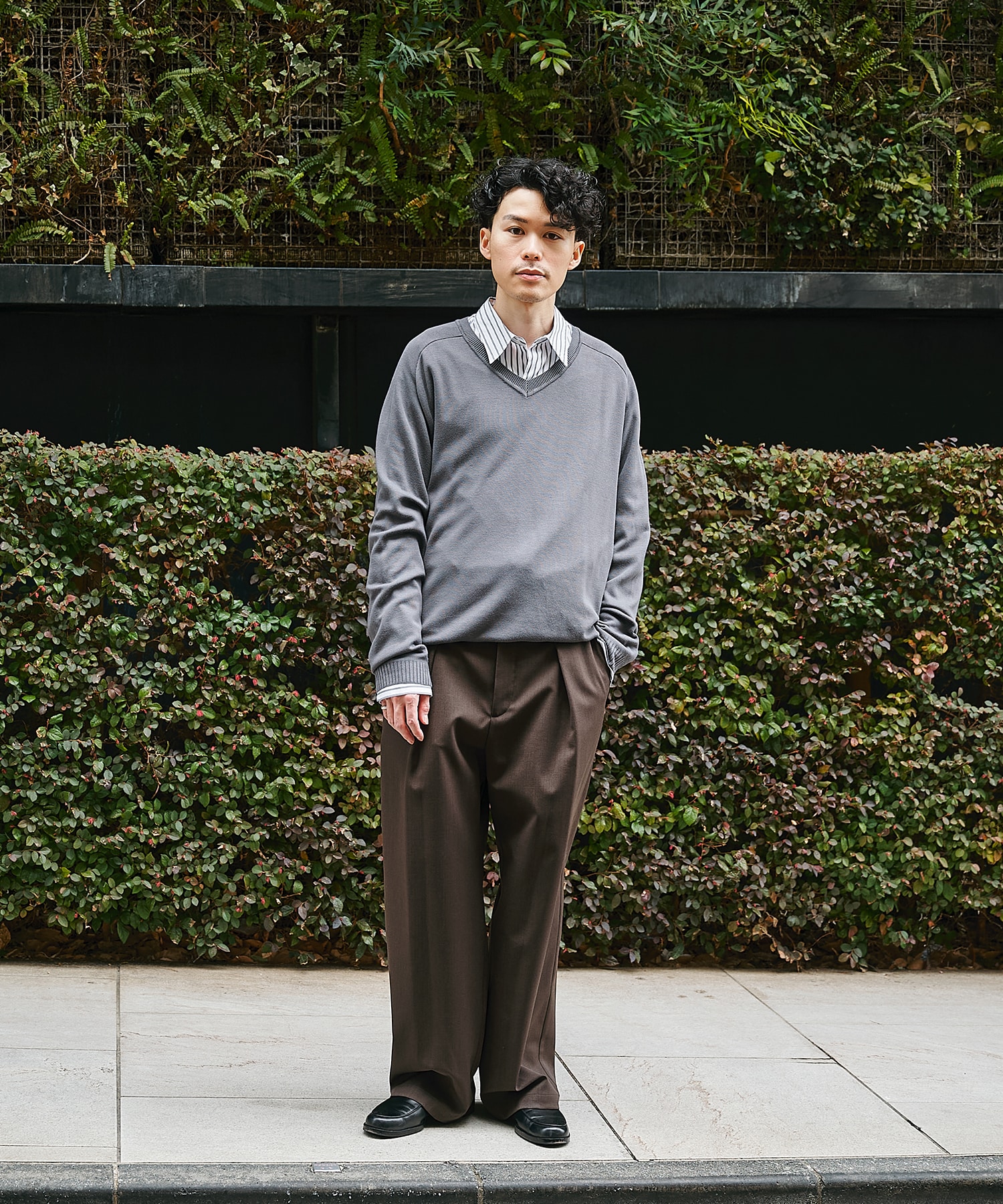 Smooth Silky V neck Knit STUDIOUS