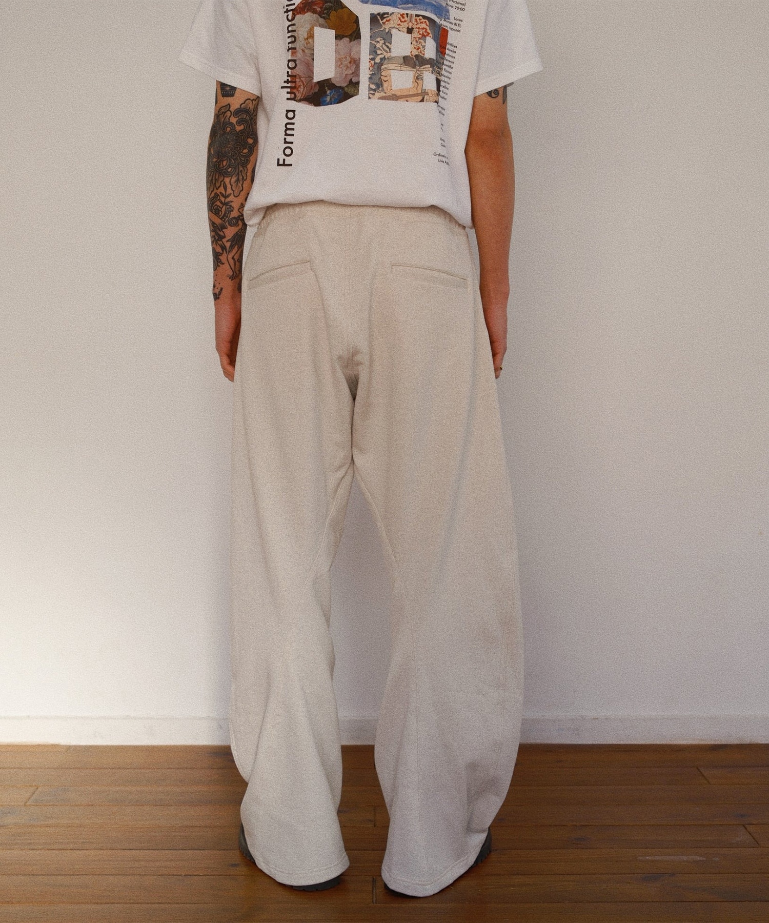 3D cutting sweat pants KHOKI