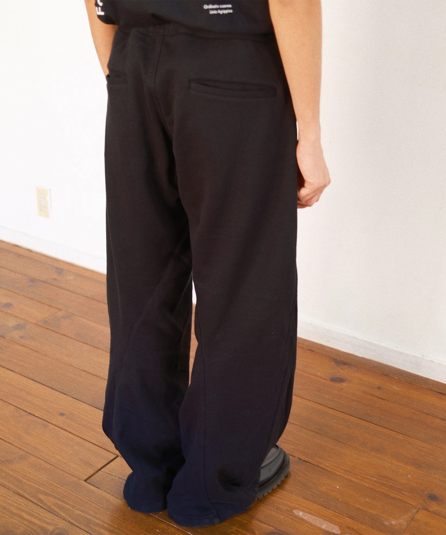 3D cutting sweat pants KHOKI