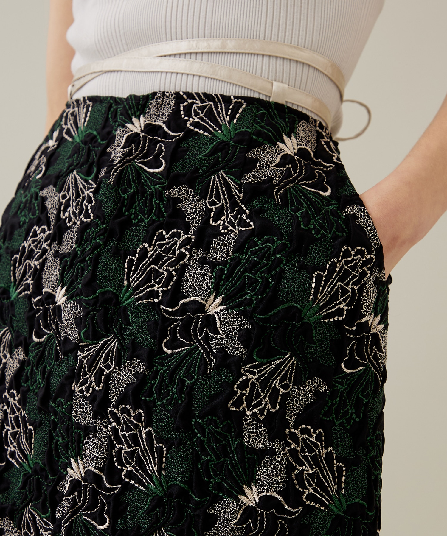 Quartz embroidery skirt