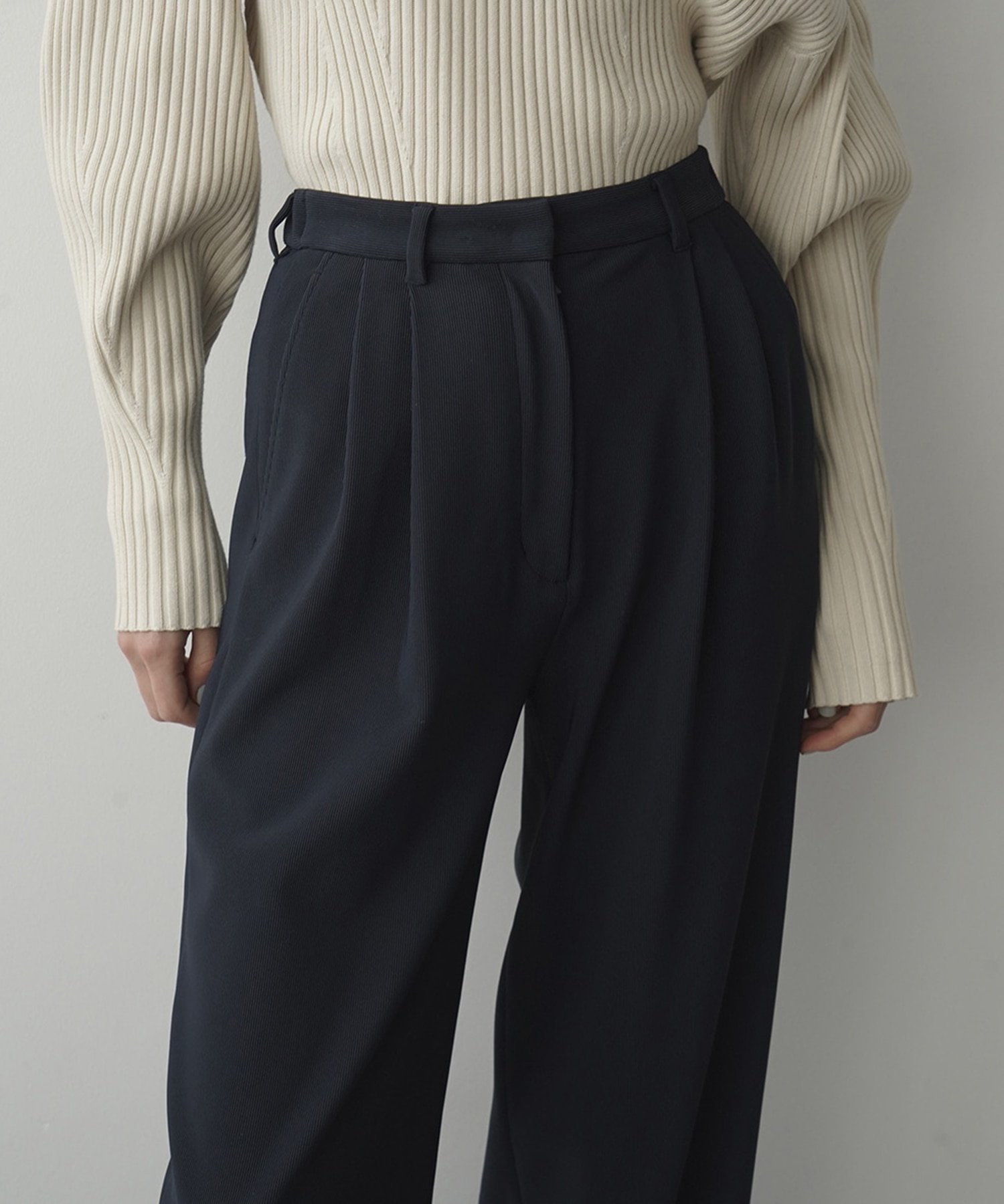 RIB STRIPE TUCK PANTS CLANE