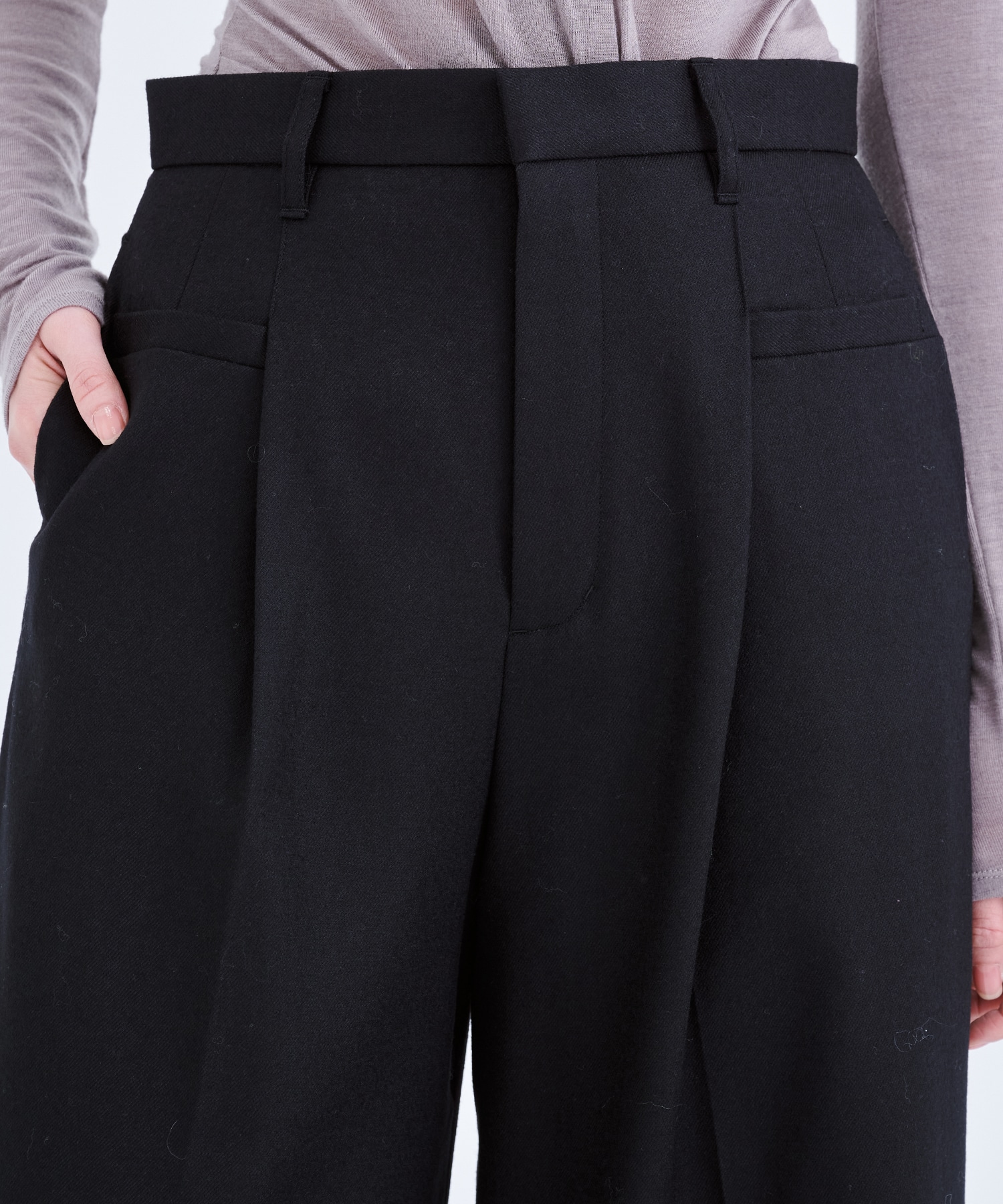 Terese wide tuck Pants BK AKIRANAKA