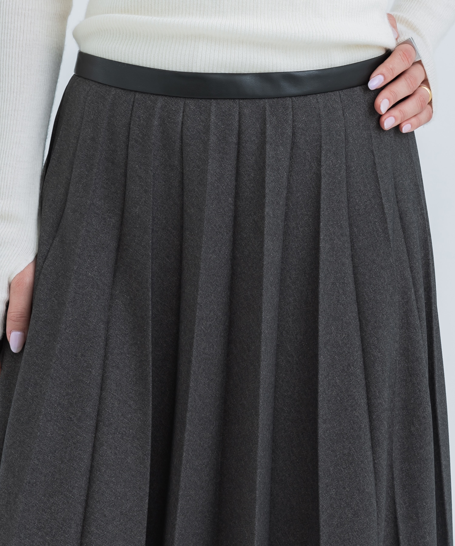 Wide Pleats Skirt 