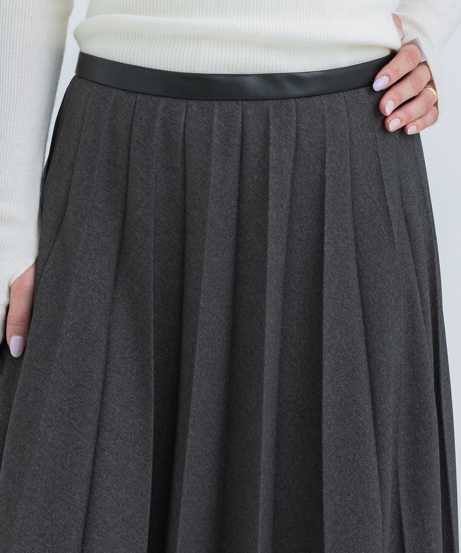 Wide Pleats Skirt(2 DARK GREY): : WOMENS｜ STUDIOUS ONLINE公式通販