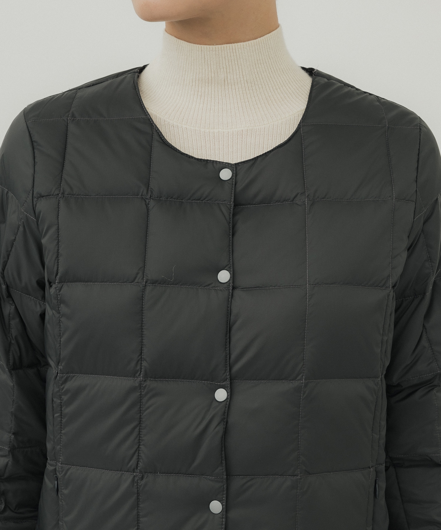 CREW NECK BUTTON DOWN JACKET 