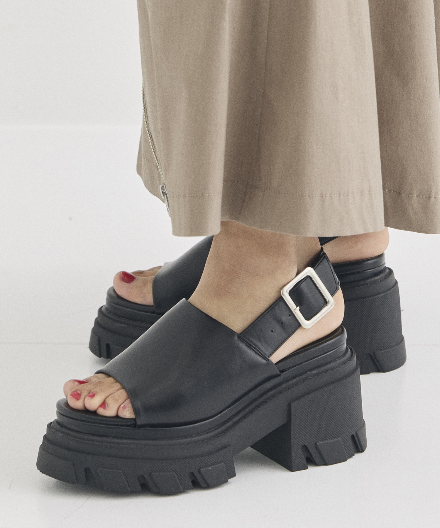 Track Sole Sandals STUDIOUS